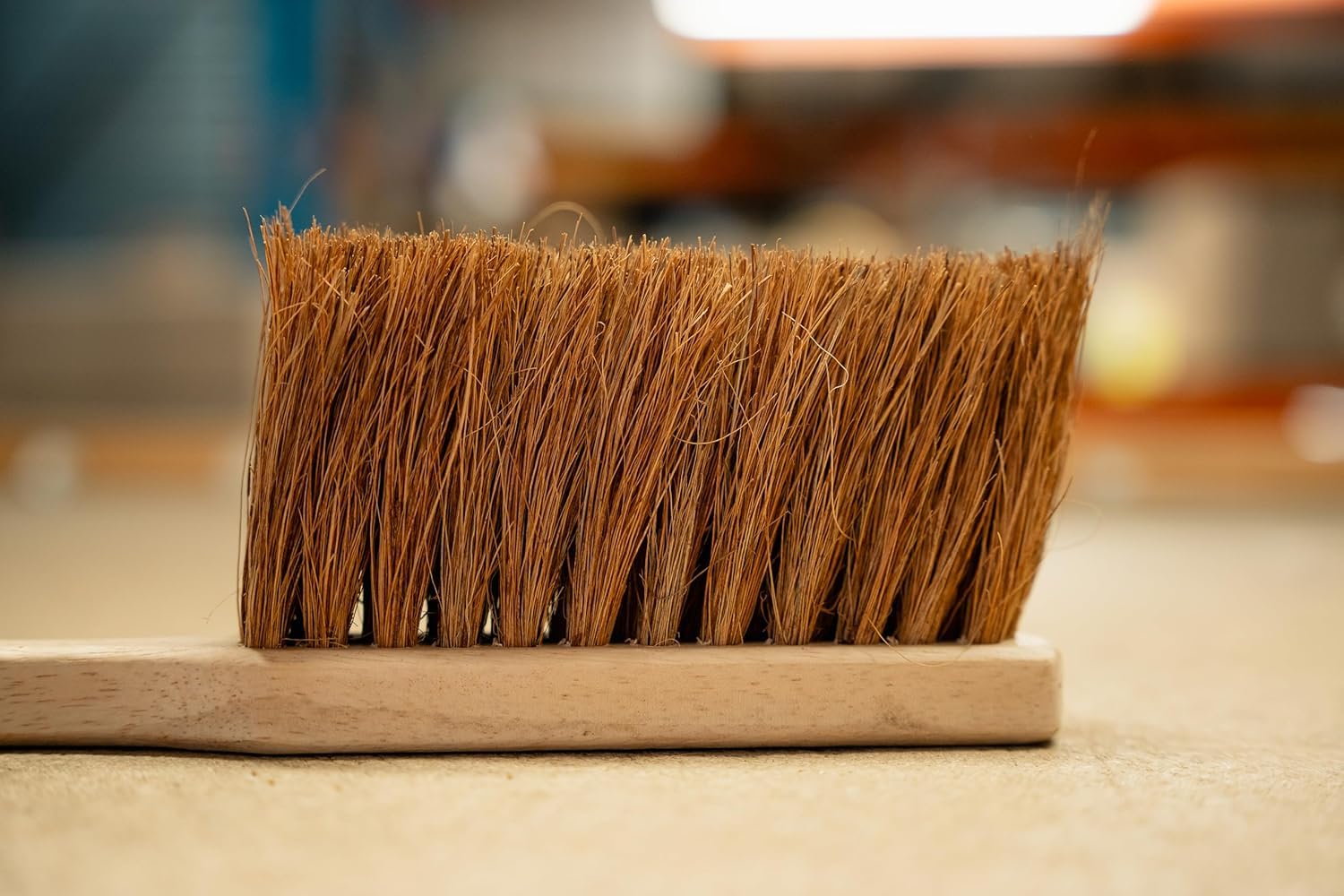 Lot de 10 balayettes brosses en Fibres Naturelles de Coco | Manche Court en Bois | Longueur 29 cm | Poussière Sable Terre Ciment Cendres cheminées barbecues | Kibros 2155x10