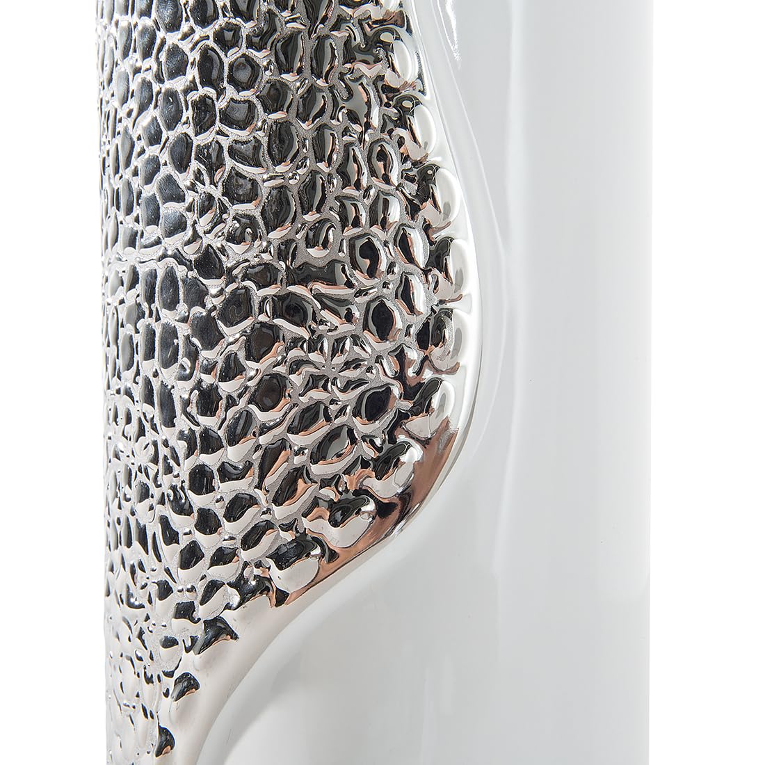 Beliani Tischlampe im Glamour Stil Kunstseide/Porzellan weiß/silber Aiken