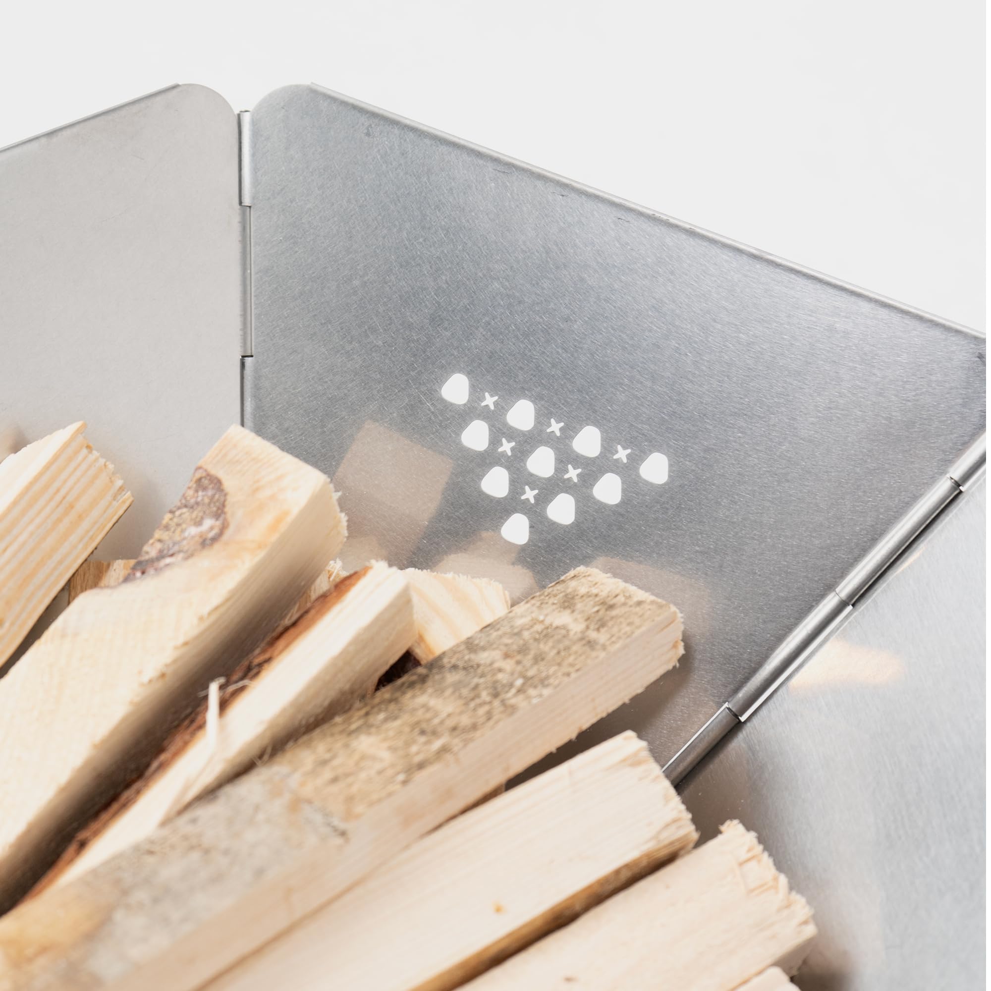 BOXIO - Fire : brasero en acier inoxydable avec grille de cuisson – Cheminée octogonale d'extérieur et barbecue de camping, petit brasero avec protection contre les étincelles, mini tonneau à feu et