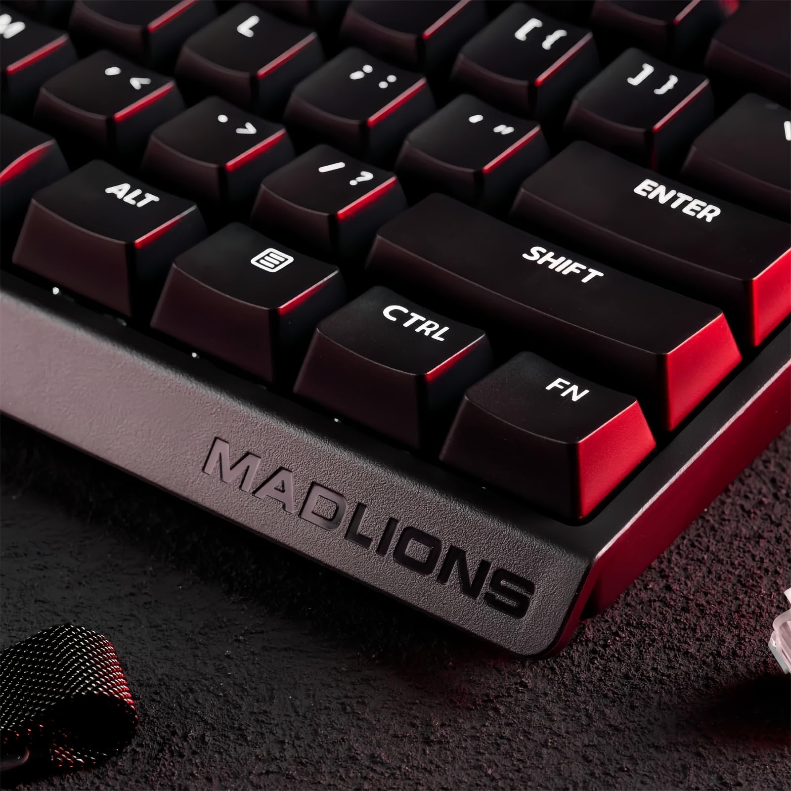 Madlions MAD 60 HE Rapid Trigger RGB Gaming-Tastatur, 60 % Magnetschalter, Hall-Effekt, verstellbare Betätigung, hyperschnelle, USB-C-Kabelgebundene mechanische Tastatur für PC/Mac-Gamer (schwarz)