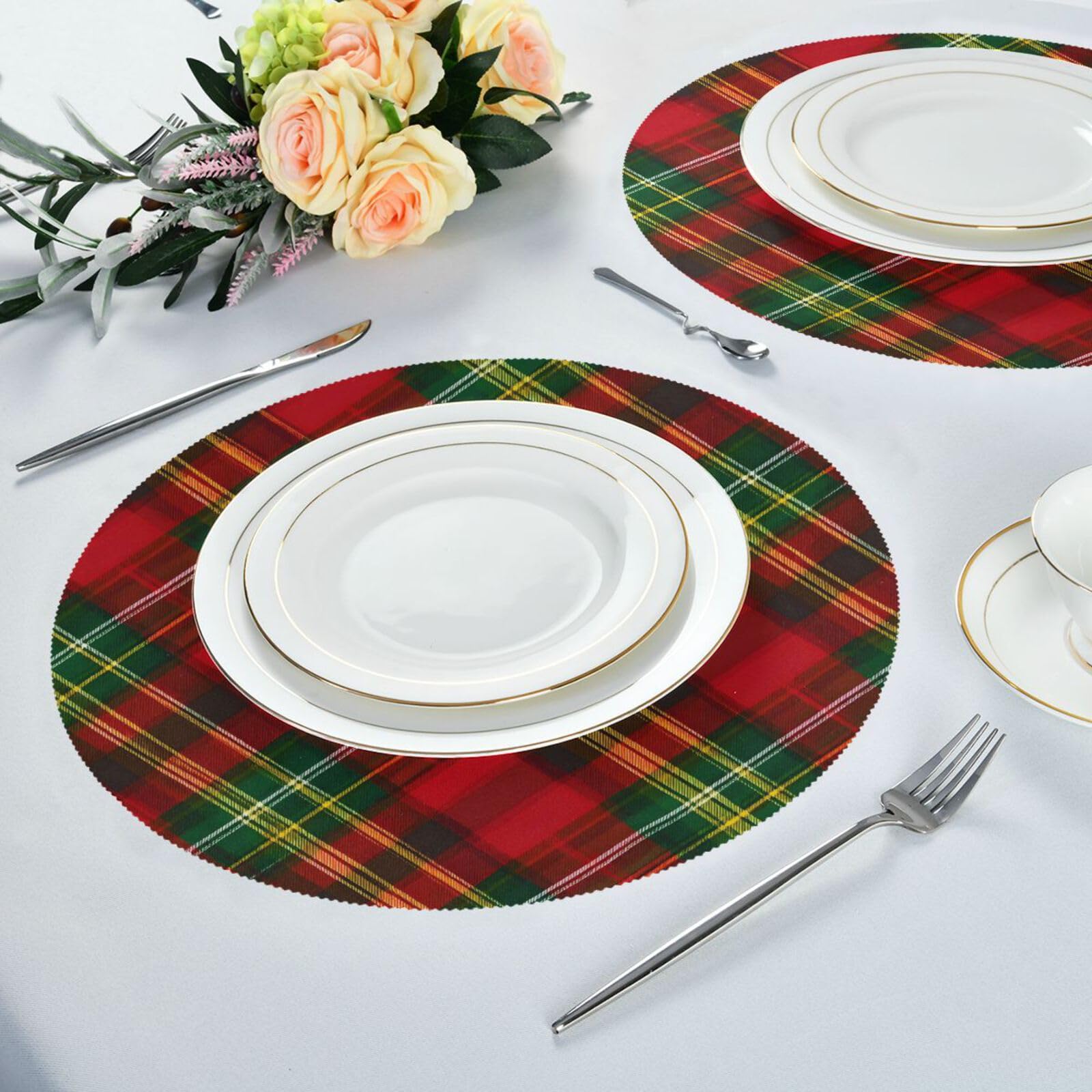 ALAZA Lot de 6 sets de table ronds pour table de salle à manger Motif tartan Rouge/vert/jaune