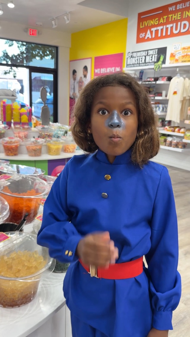 Disfraz Halloween Violet para Niñas con Túnica y Accesorios miniatura 6