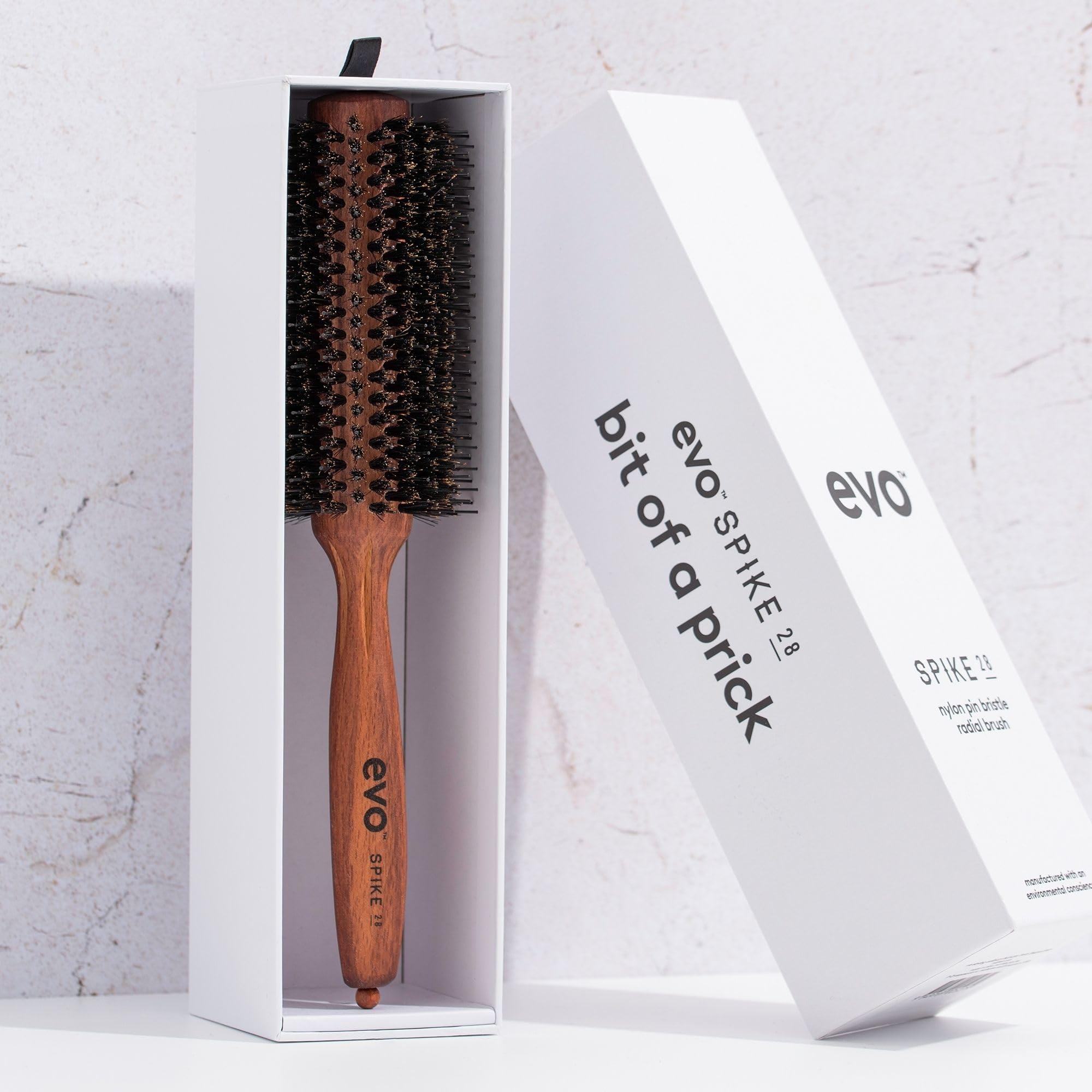 Evo Pincel radial de nailon Spike de 28 mm, cepillo de peinado con cerdas de jabalí para un secado rápido y fácil, cepillo para el pelo para mujeres, mujeres y hombres, fabricado en madera certificada