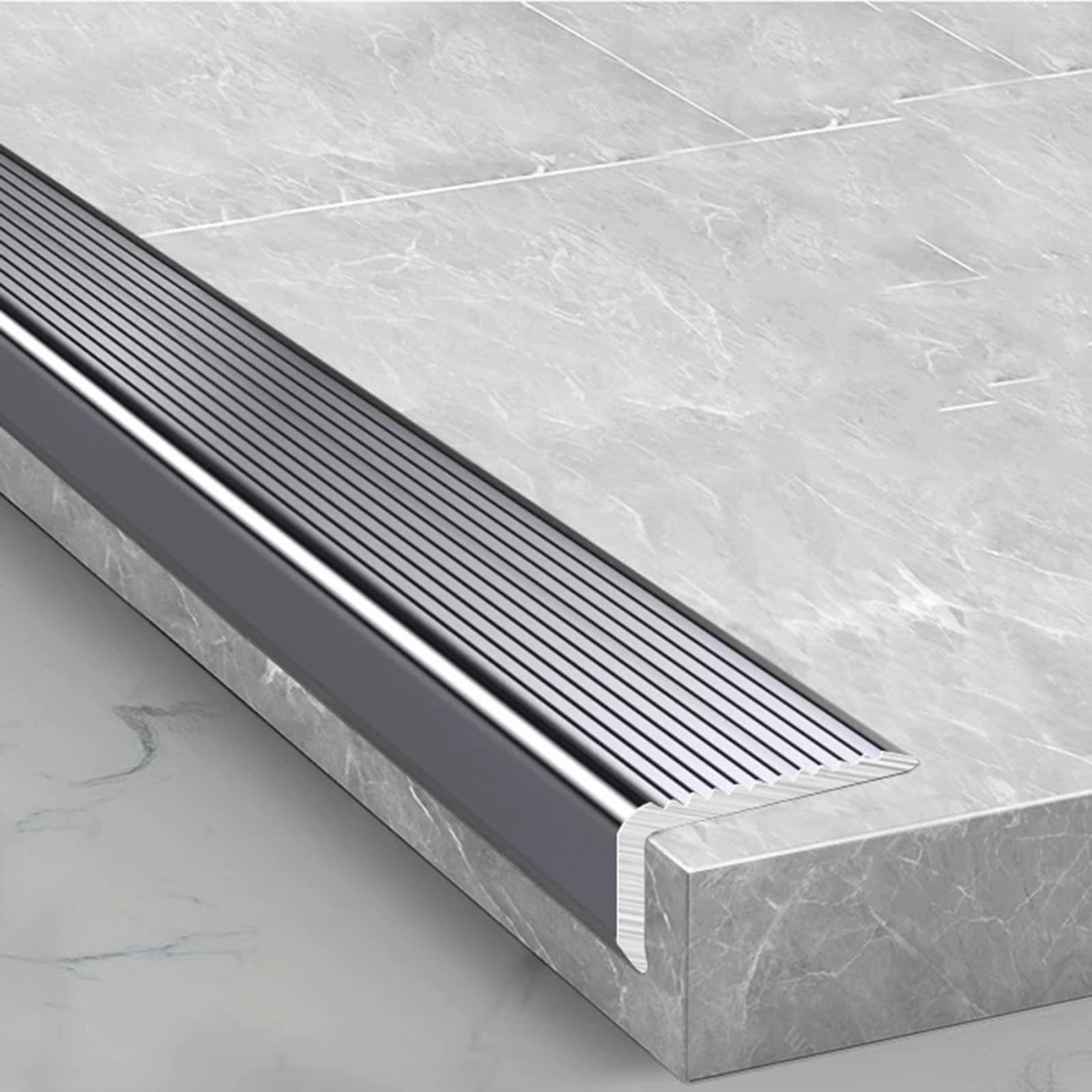 Borde de escalera de aluminio en L en varios tonos de 90 cm para reformas de peldaños