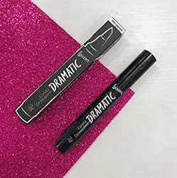 Caneta Delineadora Dramatic, Preta, para Maquiagem dos Olhos