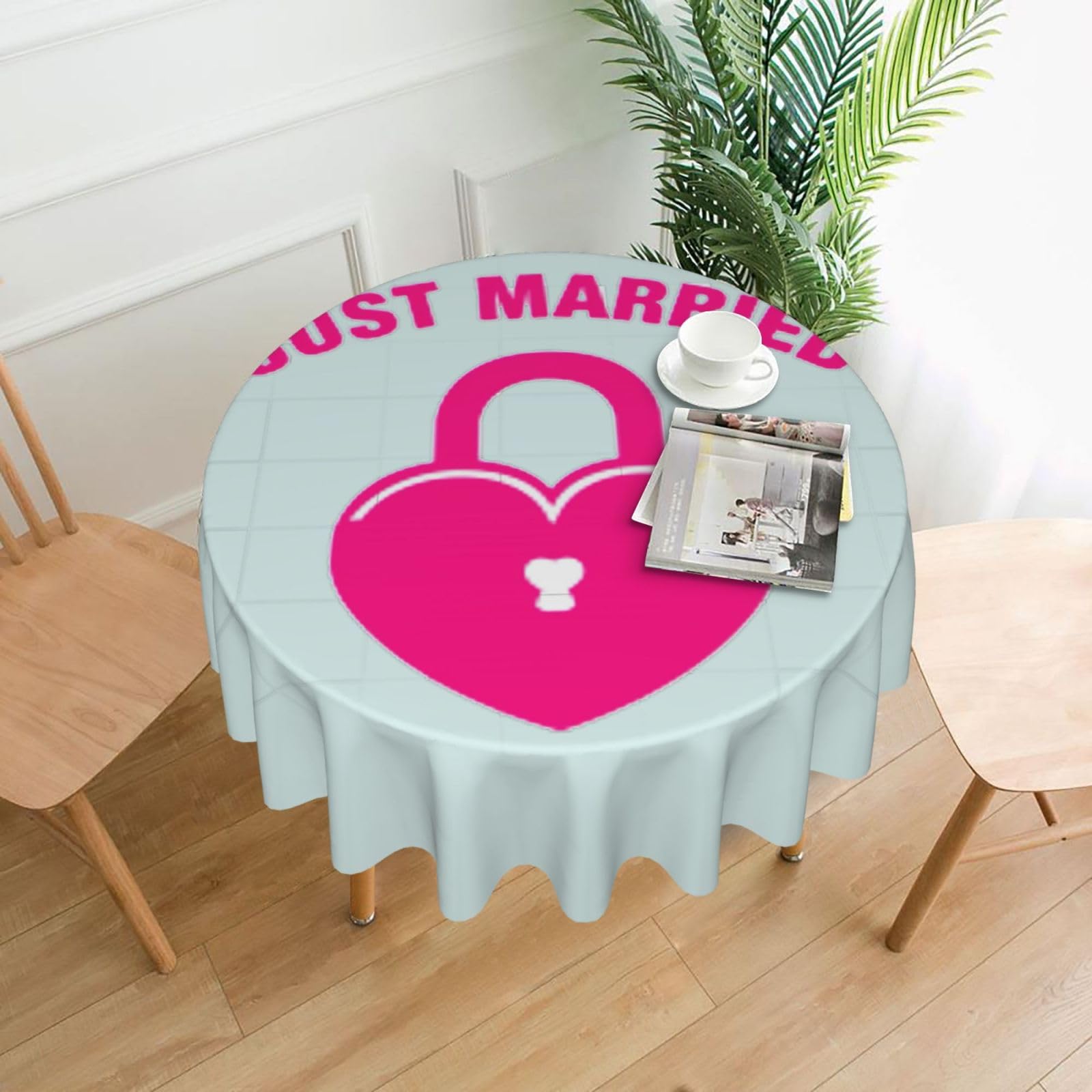SDEGTHO just married Print Modern Retro Round Tablecloth 60in Polyester Fabric Cover for Party Dining Table Washable