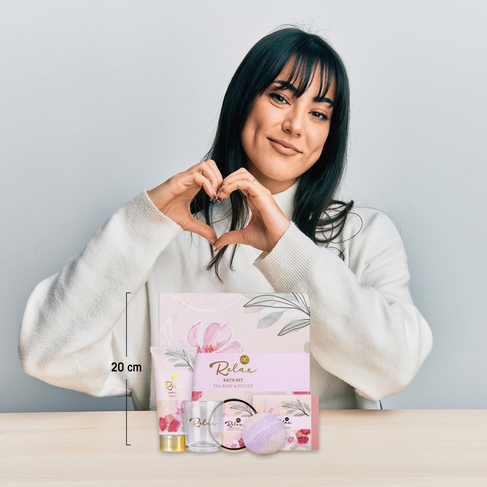 Accentra - Bath and treatment set RELAX gift box - Wellness gift kit 5 pcs for women - includes body butter, soap, hand cream, bath bomb and scented candle, scent: Tea Rose & Velvet — view 9