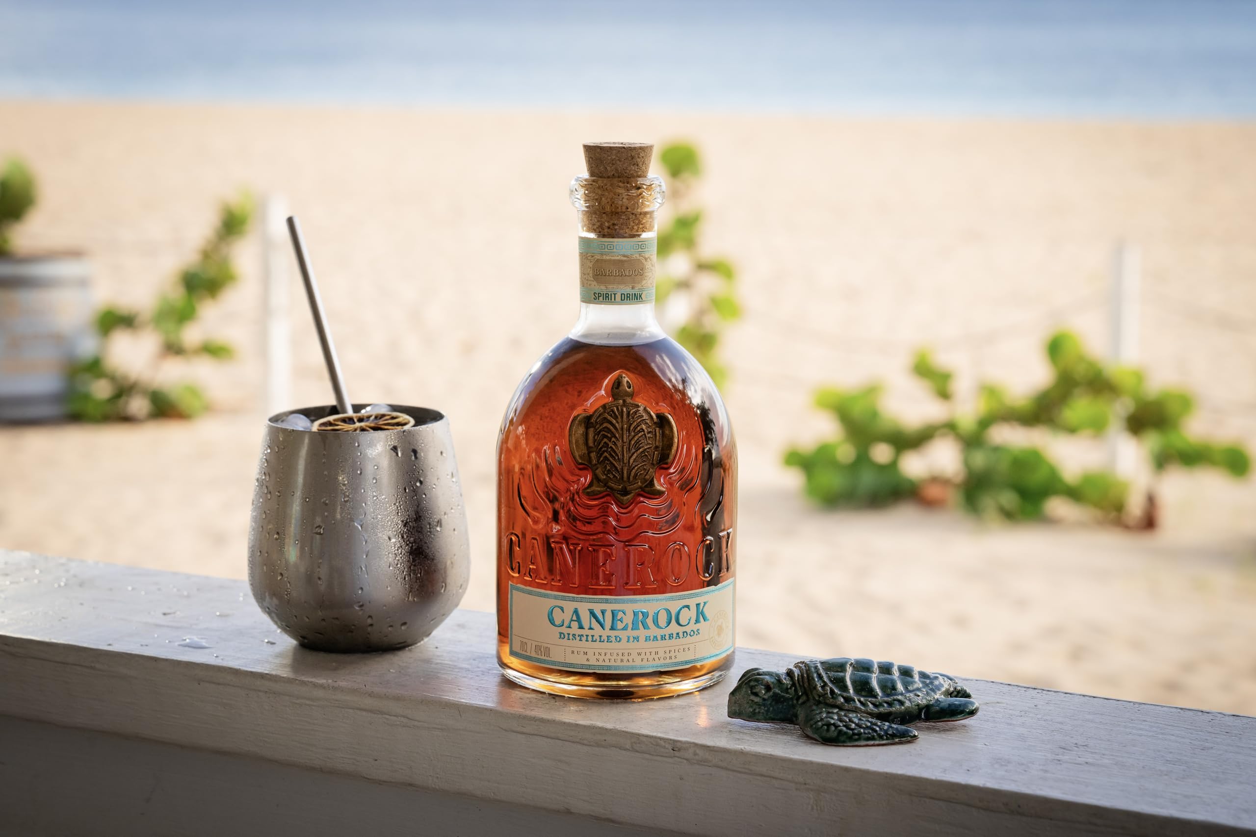 Canerock, Spiced Rum from Barbados, 700 ml, Infuso con Spezie Naturali, Note di Vaniglia del Madagascar, Cocco Caraibico e Zenzero, Invecchiato 3 anni in Botti Sherry PX, Idea Regalo, 40% Vol.