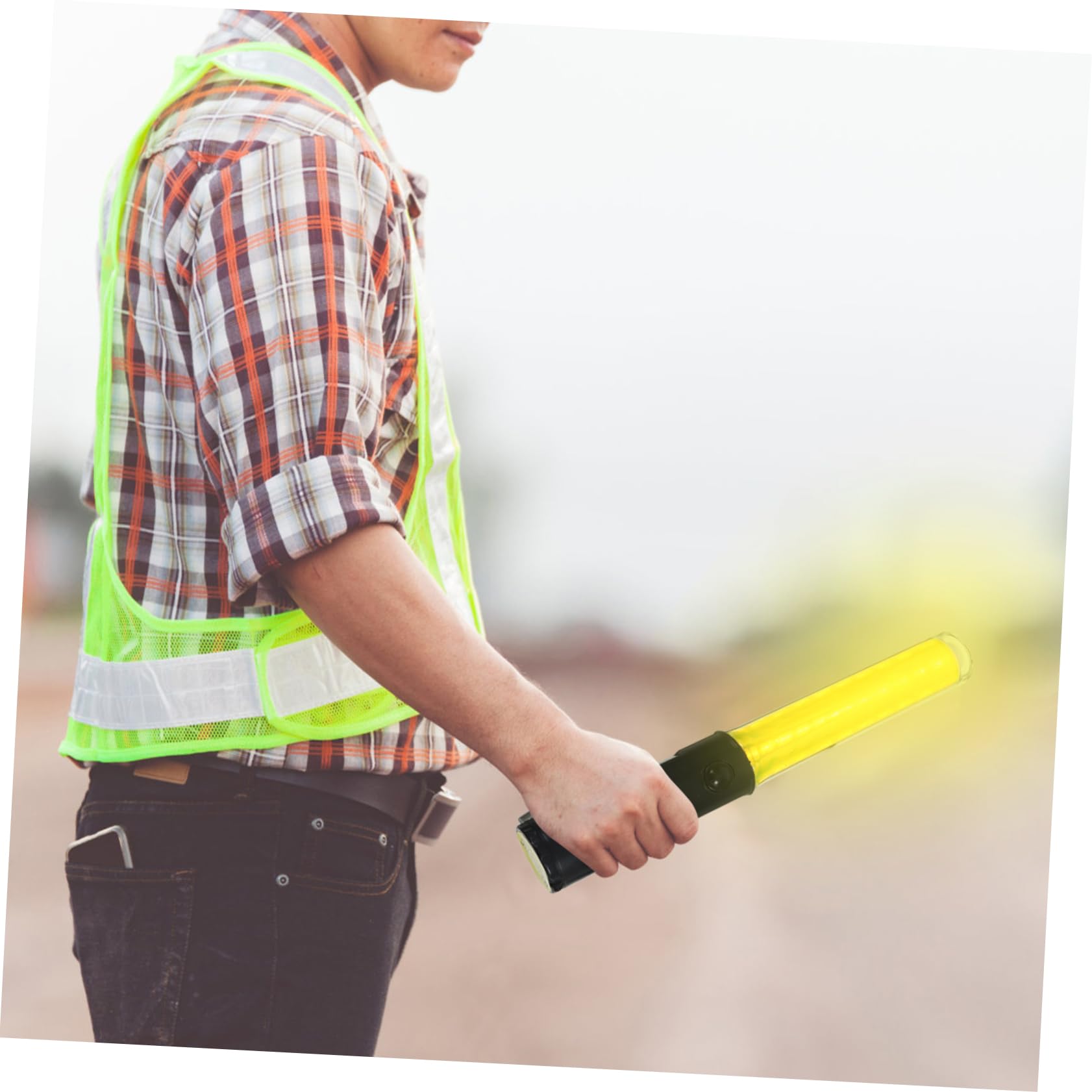 KICHOUSE Barra Luminosa LED Amarilla de 26 Cm, Varita Luminosa Ligera para Conciertos y Control de Tráfico, Palo Fluorescente Portátil para Fiestas y Emergencias
