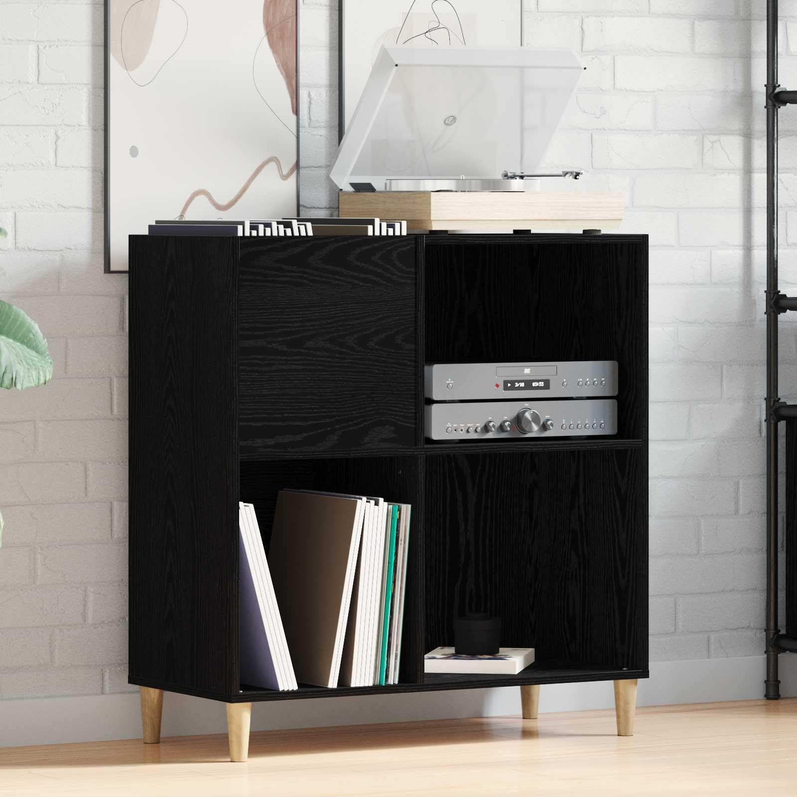 Organizador de vinilos moderno en roble negro para un salón ordenado