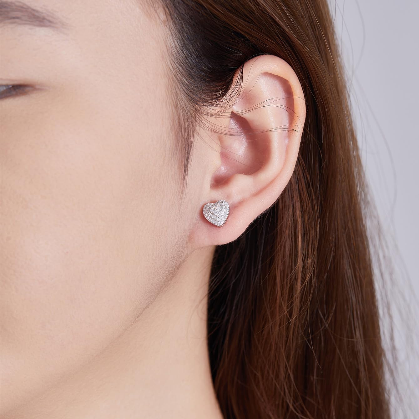 1 Pair Moissanite 925 Sterling Silver Heart Stud Earrings for Women, Experience Opulence and Romance, Ideal for Confession, Anniversaries, Birthdays, Thanksgiving and Christmas, Comes with Complementary Gift Bag - Image 2