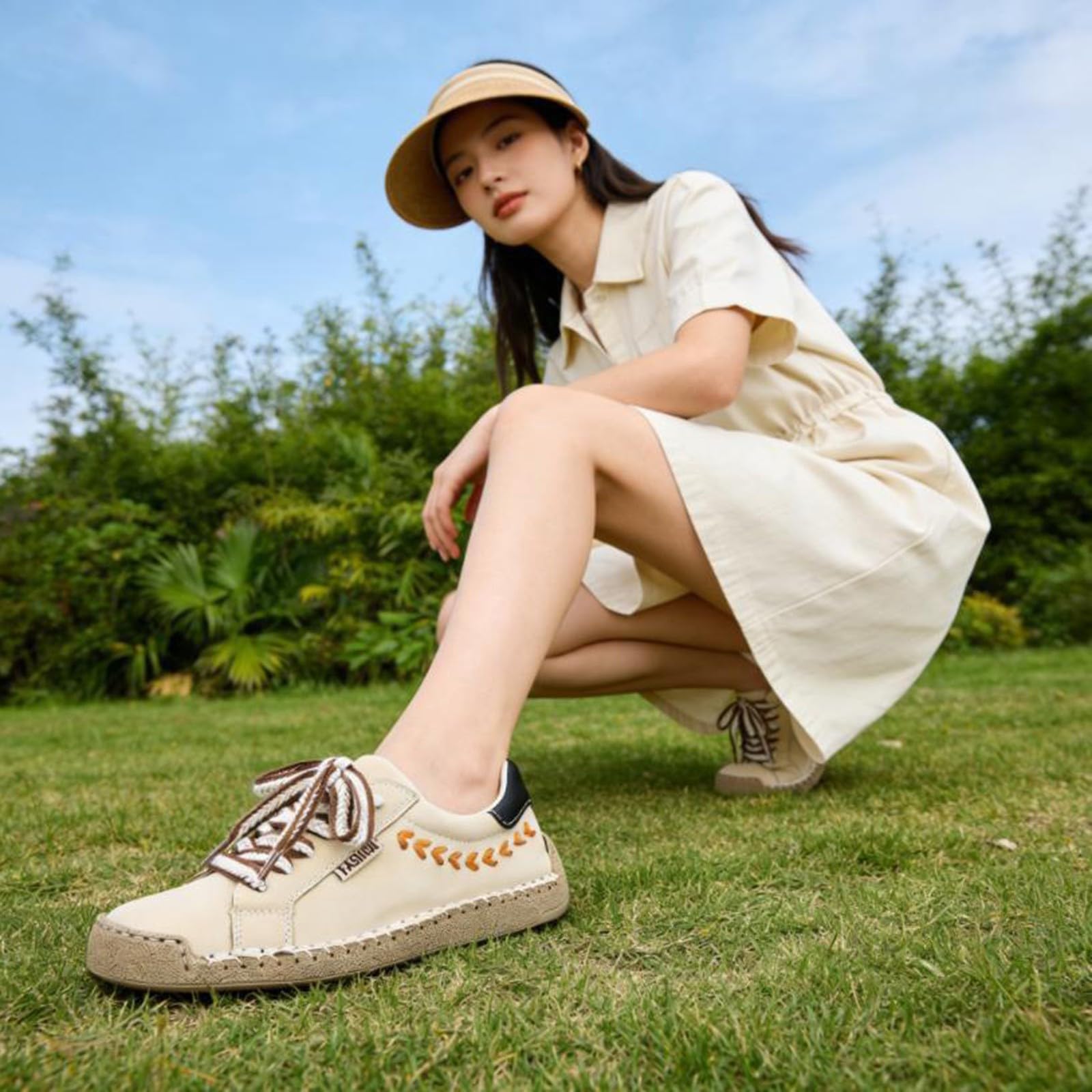 Low-Top-Sneaker für Damen und Herren, flache Stickerei, Schnürschuh, beige | Handgenähte, runde Zehenpartie, breite Passform, rutschfest, Unisex, Freizeit-Sneaker, Wanderschuhe, Urlaub, Büro