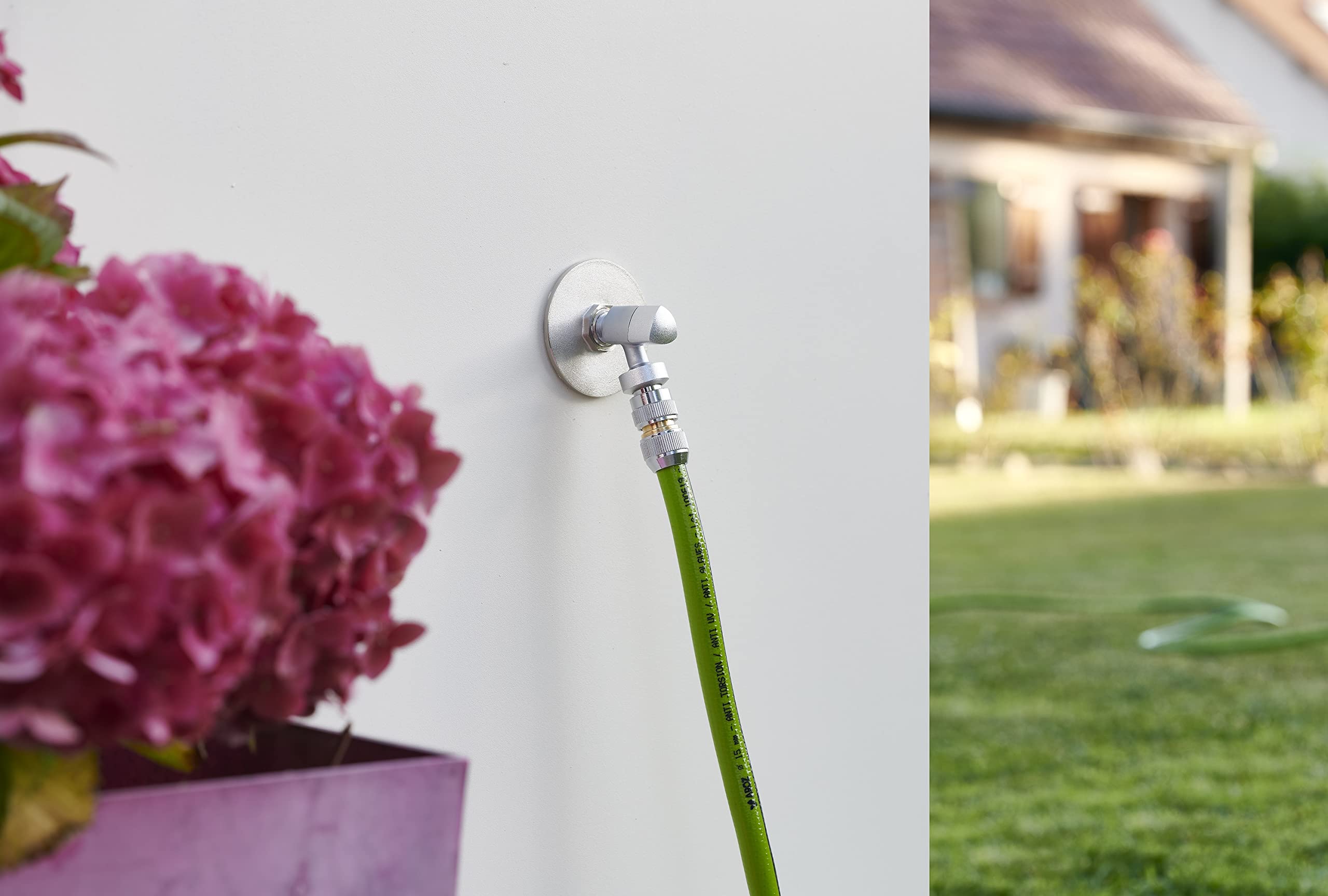 Base per Rubinetto da Giardino in Ottone Nichelato Universale | Compatibile con Rubinetti Standard | Supporto Elegante e Resistente da Esterno | AROZ