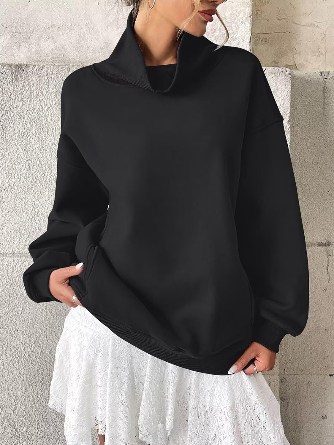 Womens Fleece Sweatshirts with Pockets Oversized Turtleneck Pullover Trendy Long Sleeve Tops Fall Fashion Shirts - Image 3