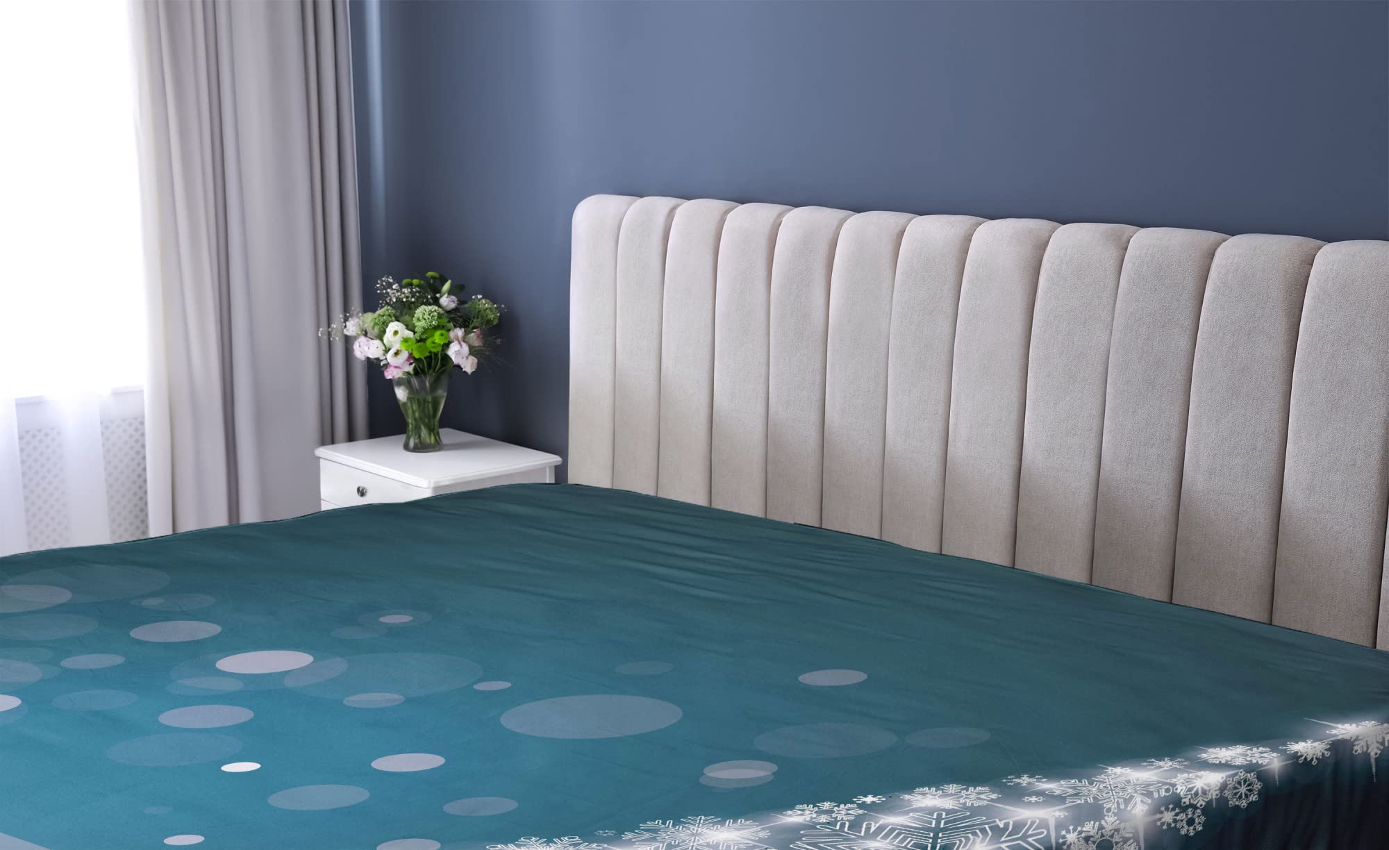 Ambesonne Christmas Fitted Sheet, Fantasy Backdrop Abstract Xmas Tree Dreamlike Snowflakes Dots Wintertime, Soft Decorative Fabric Bedding All-Round Elastic Pocket, Full Size, Blue Cream