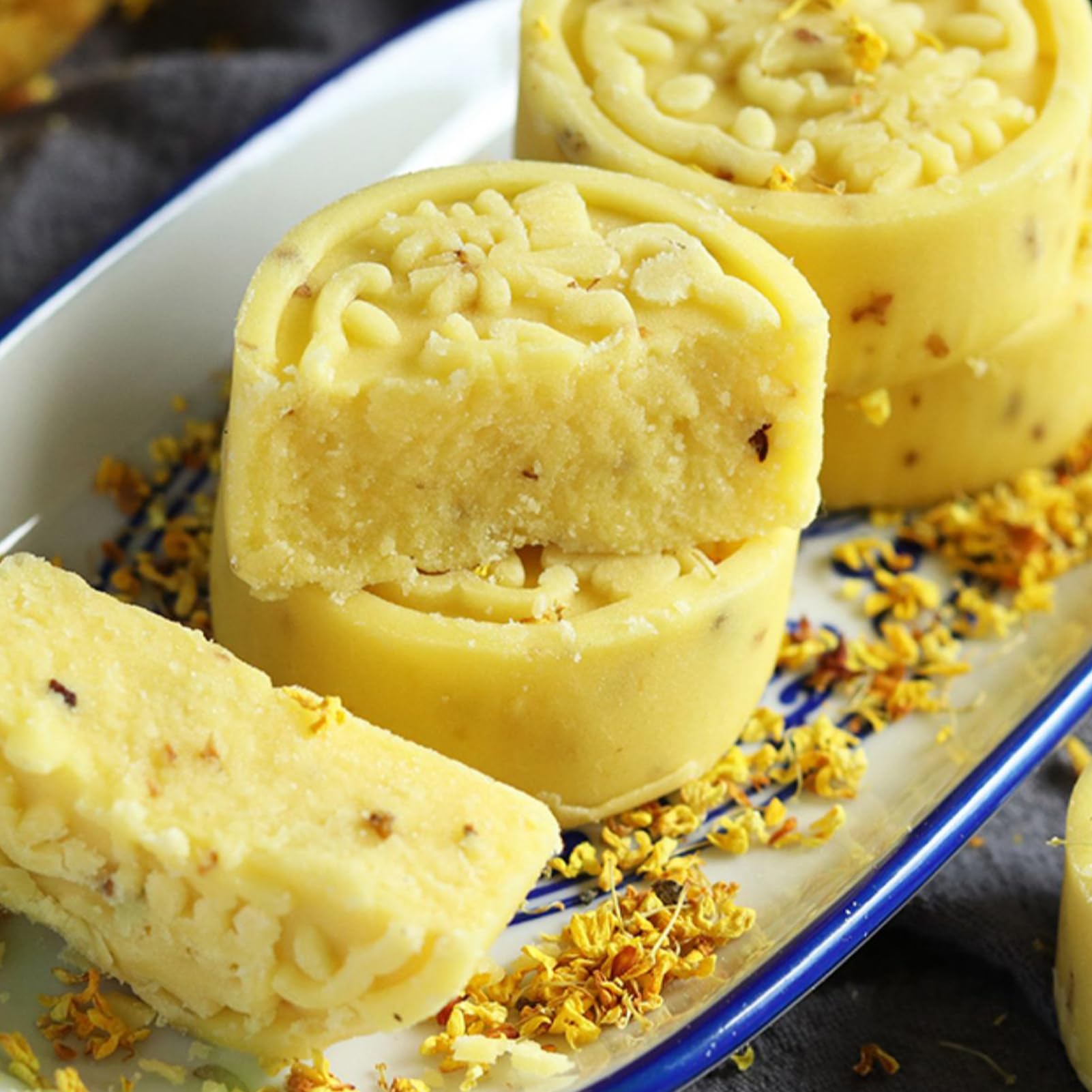 Lunaeturn Gâteau à la Fleur d’Osmanthus– 30g*6 Pièces | Douceur Chinoise Traditionnelle Texture Moelleuse et Saveur Florale Délicate | Idéal pour le Thé ou comme Dessert
