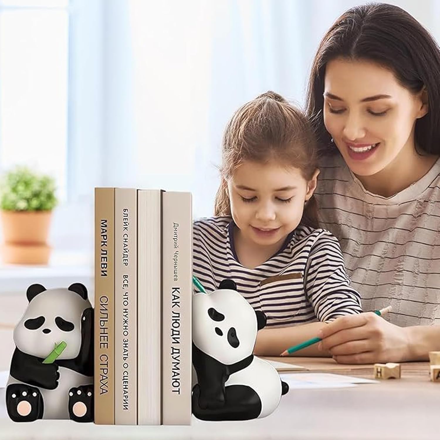 2pcs Cute Panda Decorative Bookends, Resin Unique Animal Book Ends, Fun Modern Home Sculptures, Modern Panda Statues, for Living Room Entrance, Bookshelf, Bedroom, Office Table Decorations