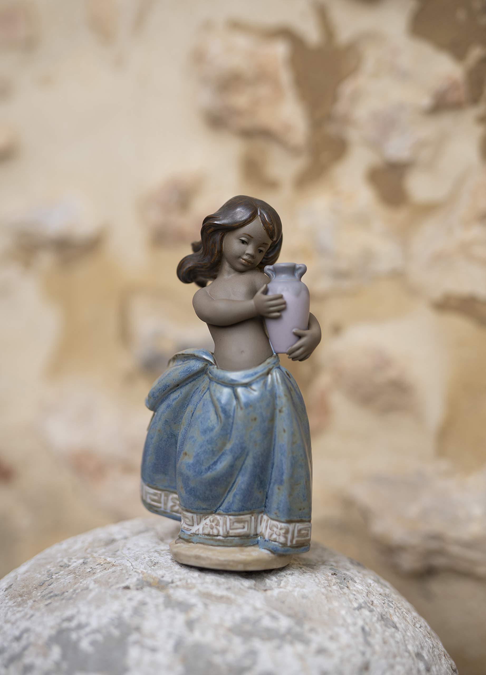 Amazon.com: LLADRÓ Figura de chica Spartan Water Girl. Azul