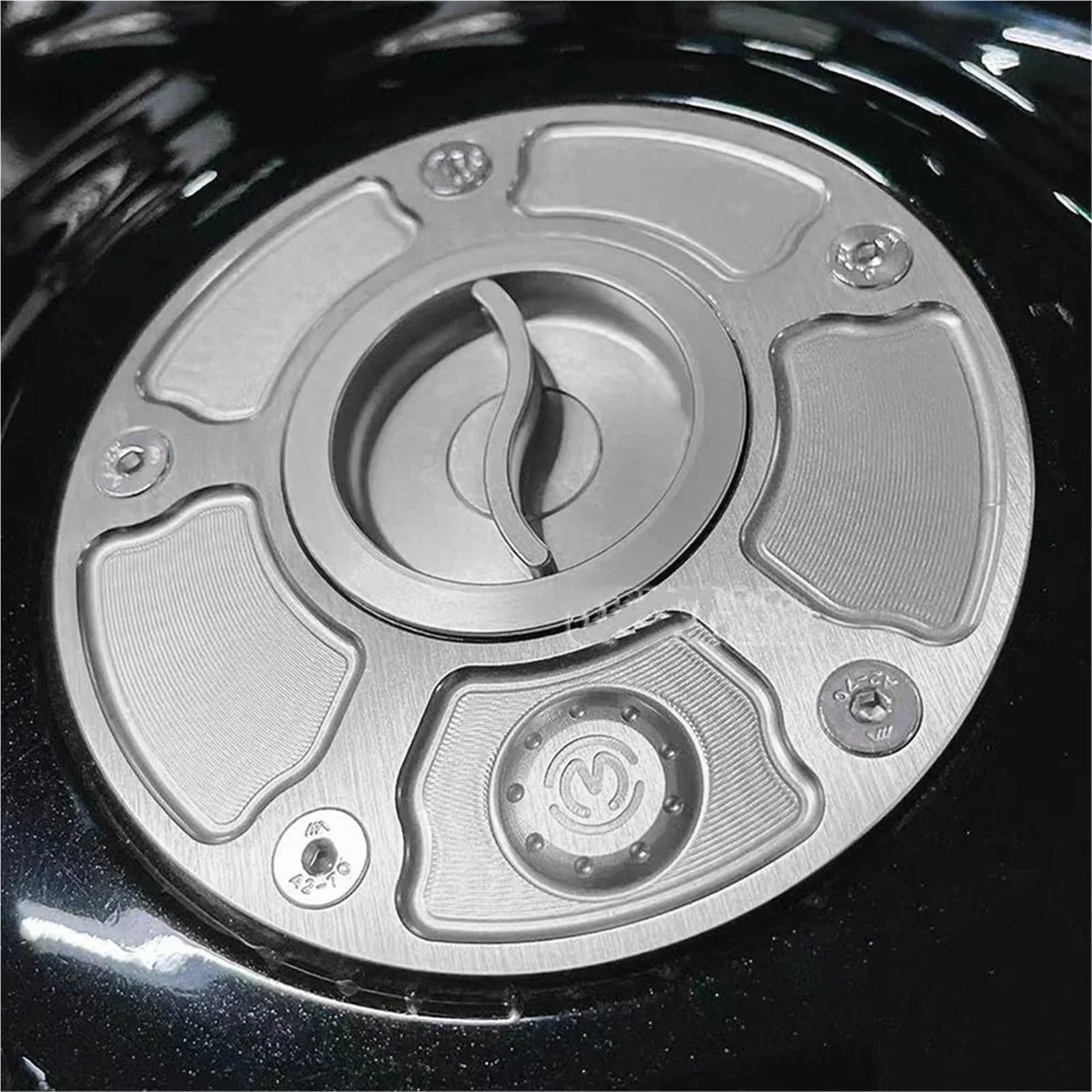 Pasuje do Kawasaki Z900RS/CAFE 2018-2023 aluminiowa wtyczka zbiornika szybka akcja pokrywa wlewu paliwa