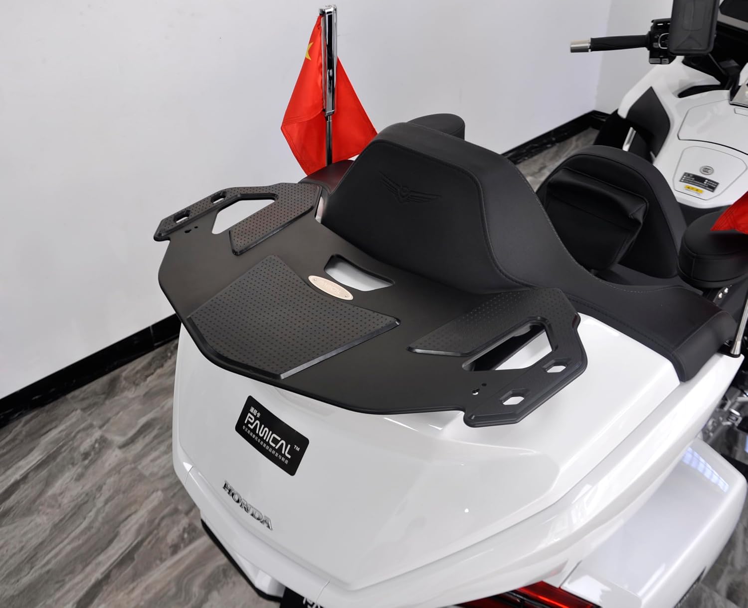 Panical Motorcycle for Honda Goldwing GL1800 2021-2025 Luggage Rack Anti Slip Rubber Pad Enlarged Plate Rear Aluminum Alloy Plate (Black Luggage Rack)
