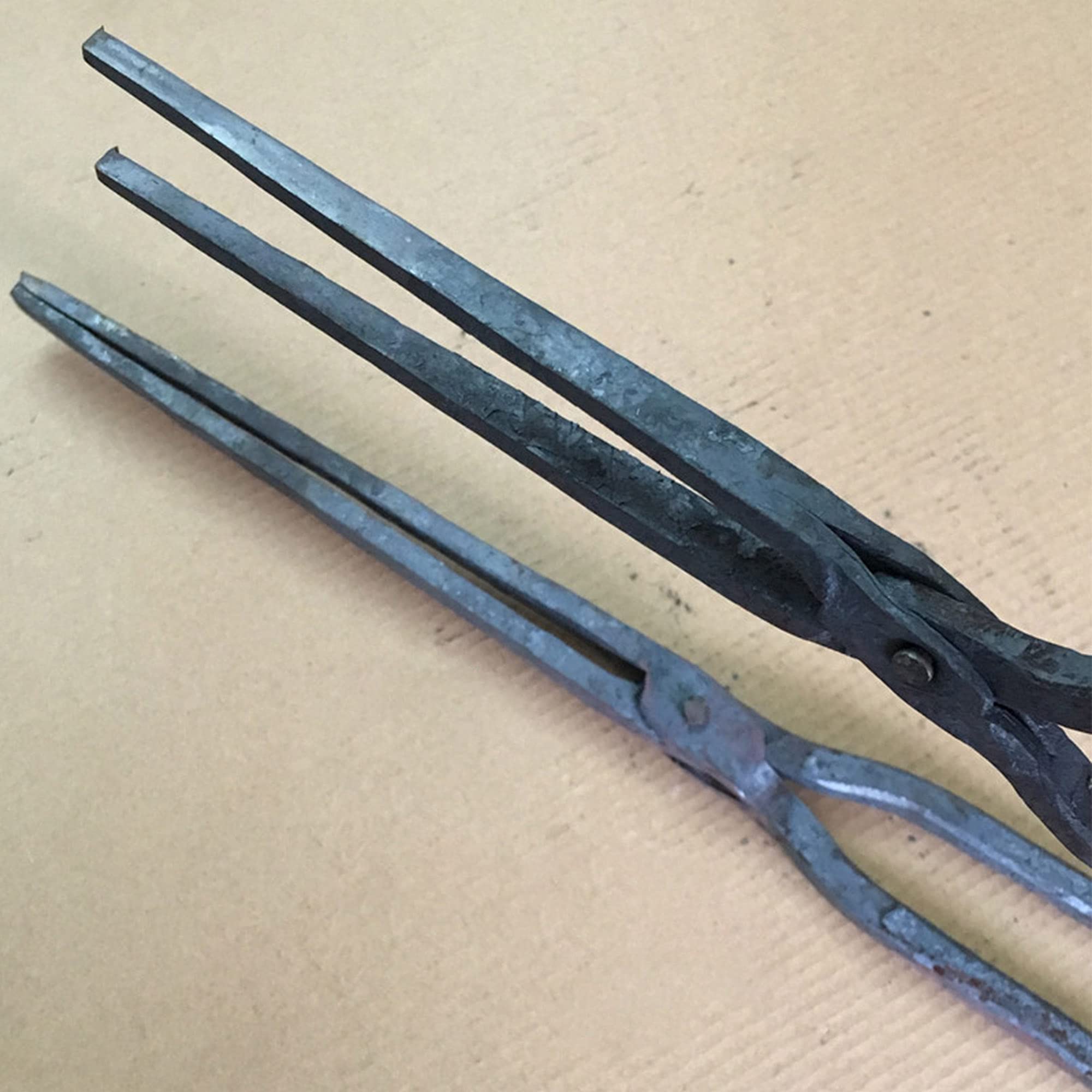 Tenaza de forja Pinzas de herrero Pinzas planos Utilizado en la fabricación de cuchillos de yunque Tenaza de forja de 36cm/52cm Forja para el ingeniero herrero,52cm