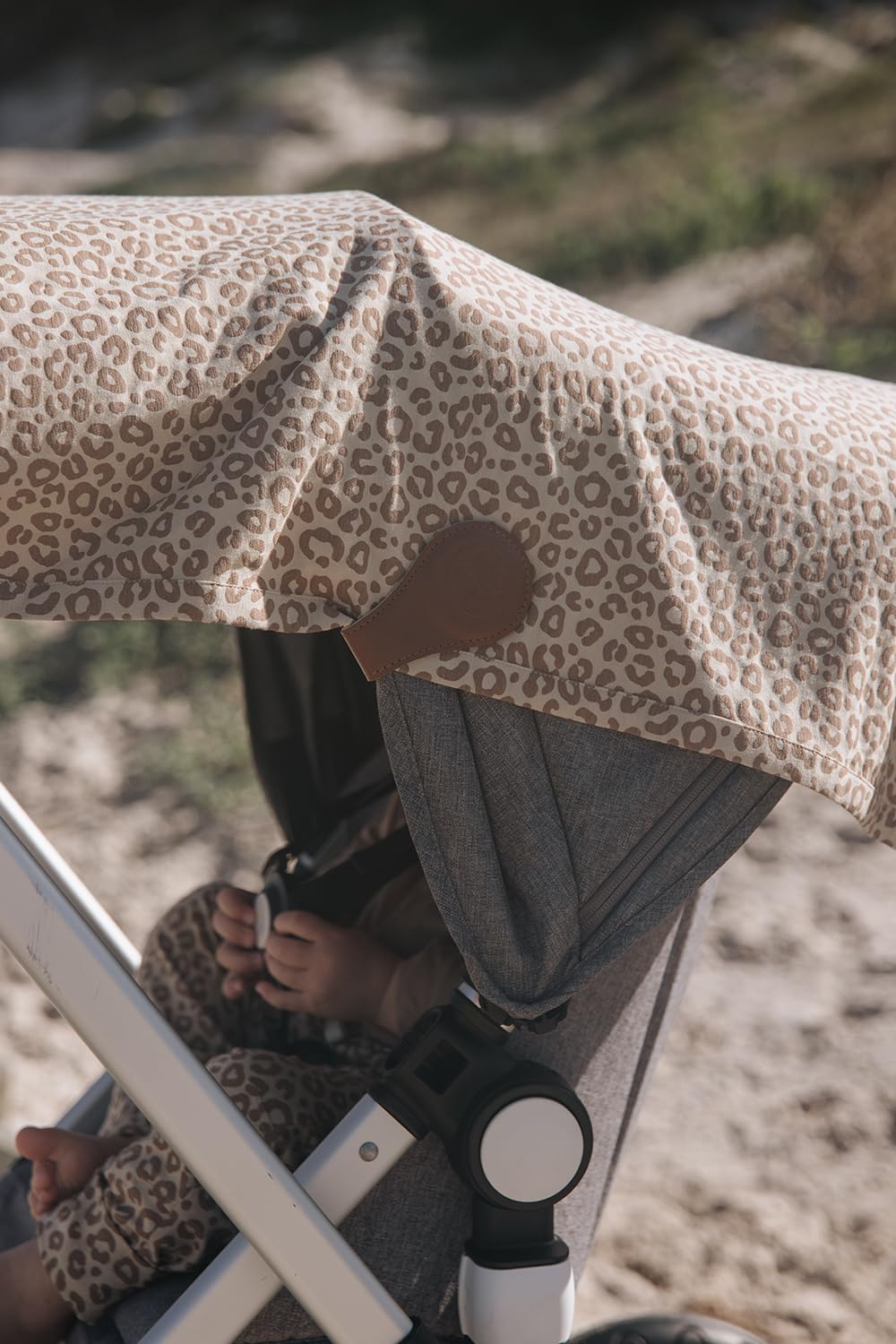 Cloby CBY-UVB-LPB multifunktionale Babydecke mit UV-Schutz UPF 50+ Leopard braun