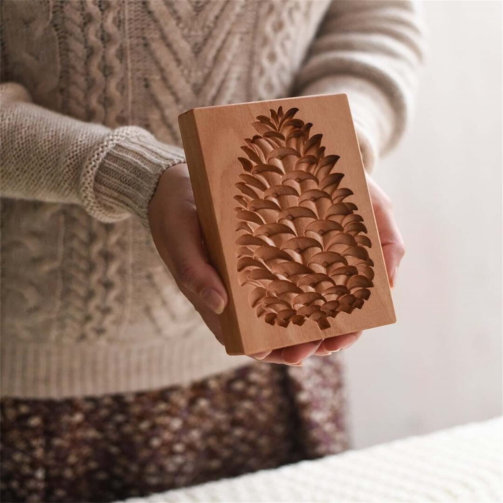 Wooden Cookie Biscuit Mold, 3D Baking Mold, Embossing Craft Decorating Baking Tool, Suitable for Halloween Thanksgiving Christmas Kitchen DIY (Pine Nuts 10 * 8 * 2)