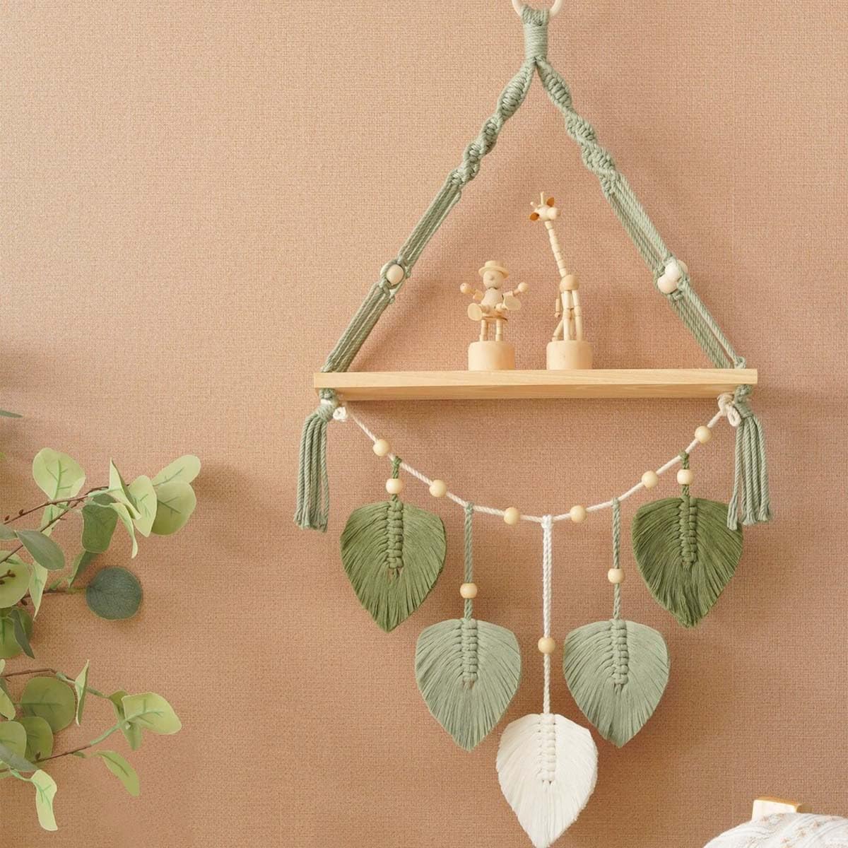 JUNY Macrame Wall Hanging Shelf, Boho Wall Plant Hanger Shelves with Handmade Woven Leaves, Rustic Wood Storage Display Shelf for Kitchen, Bathroom, Home Storage, Floating Plant Shelf, Green Leaves