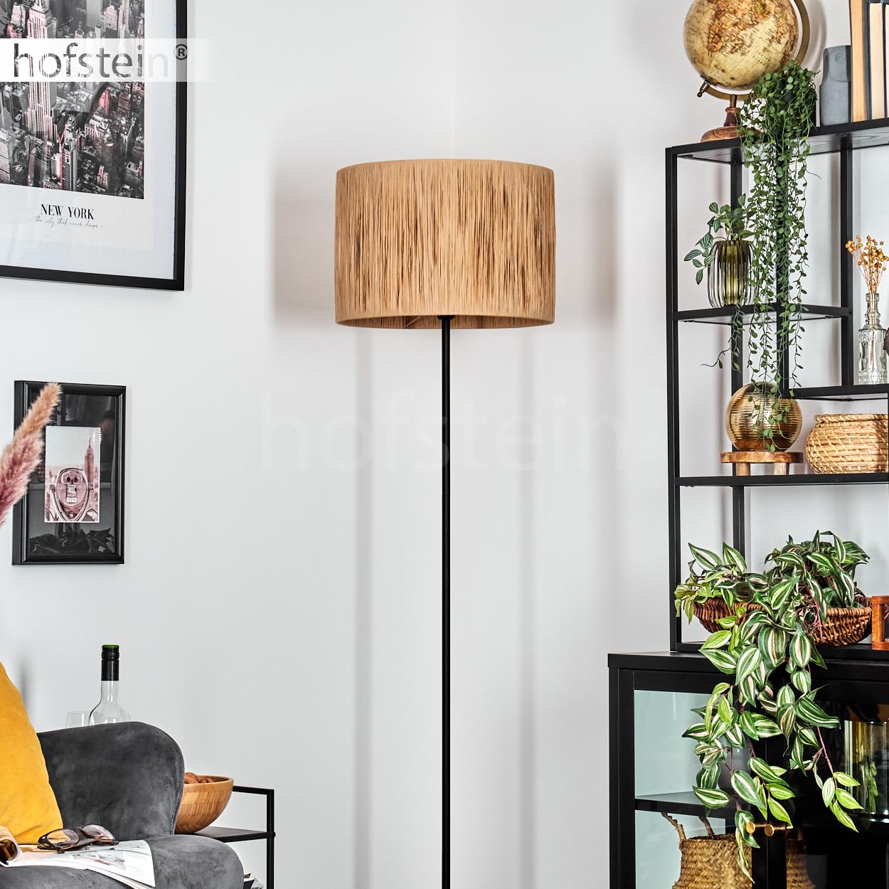 HOFSTEIN Stehleuchte Granja, moderne Stehlampe aus Metall/Bast in Schwarz/Naturfarben, Leuchte im Boho/skandinavischen Design Ø 40 cm, Fußschalter, E27, Wohnzimmer, Schlafzimmer, Esszimmer, Flur