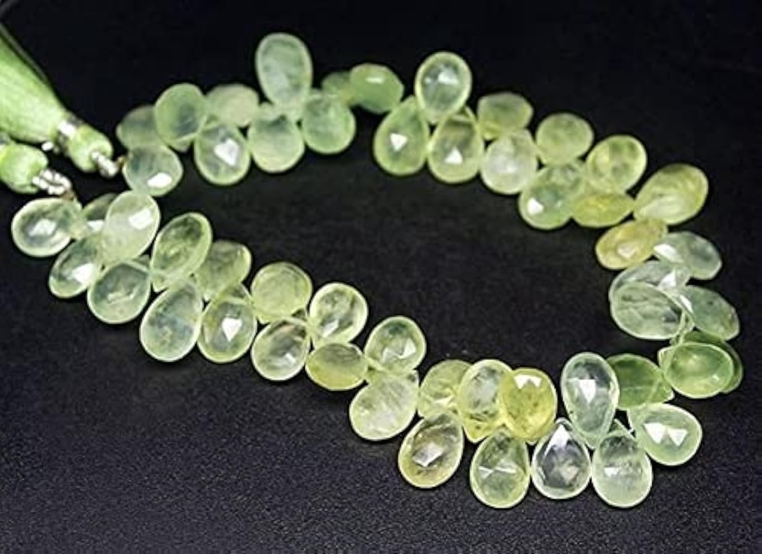 Prehnite verte naturelle en perles facettées poire pour bijoux artisanaux éclatants de 11-12mm