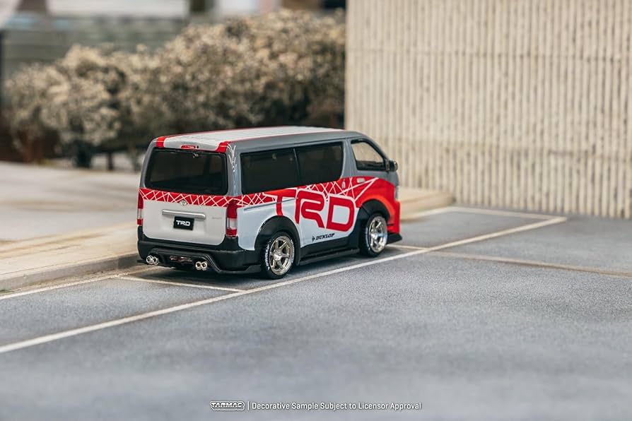 Amazon.co.jp: TARMACWORKS 1/64 Toyota Hiace Widebody TRD