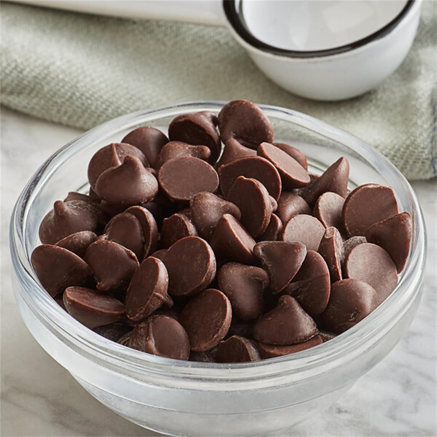 25 lb. 41% Semi-Sweet Chocolate 1M Baking Chips WS-409G0138C25-NF