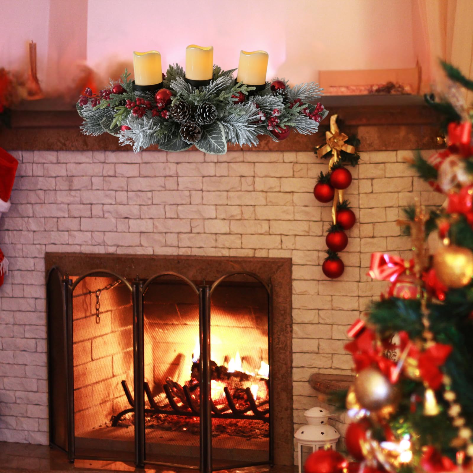 Svndlyn Portavelas de Navidad, 3 portavelas, centro de mesa de Navidad con ramas de pino nevadas, piñas, bayas rojas
