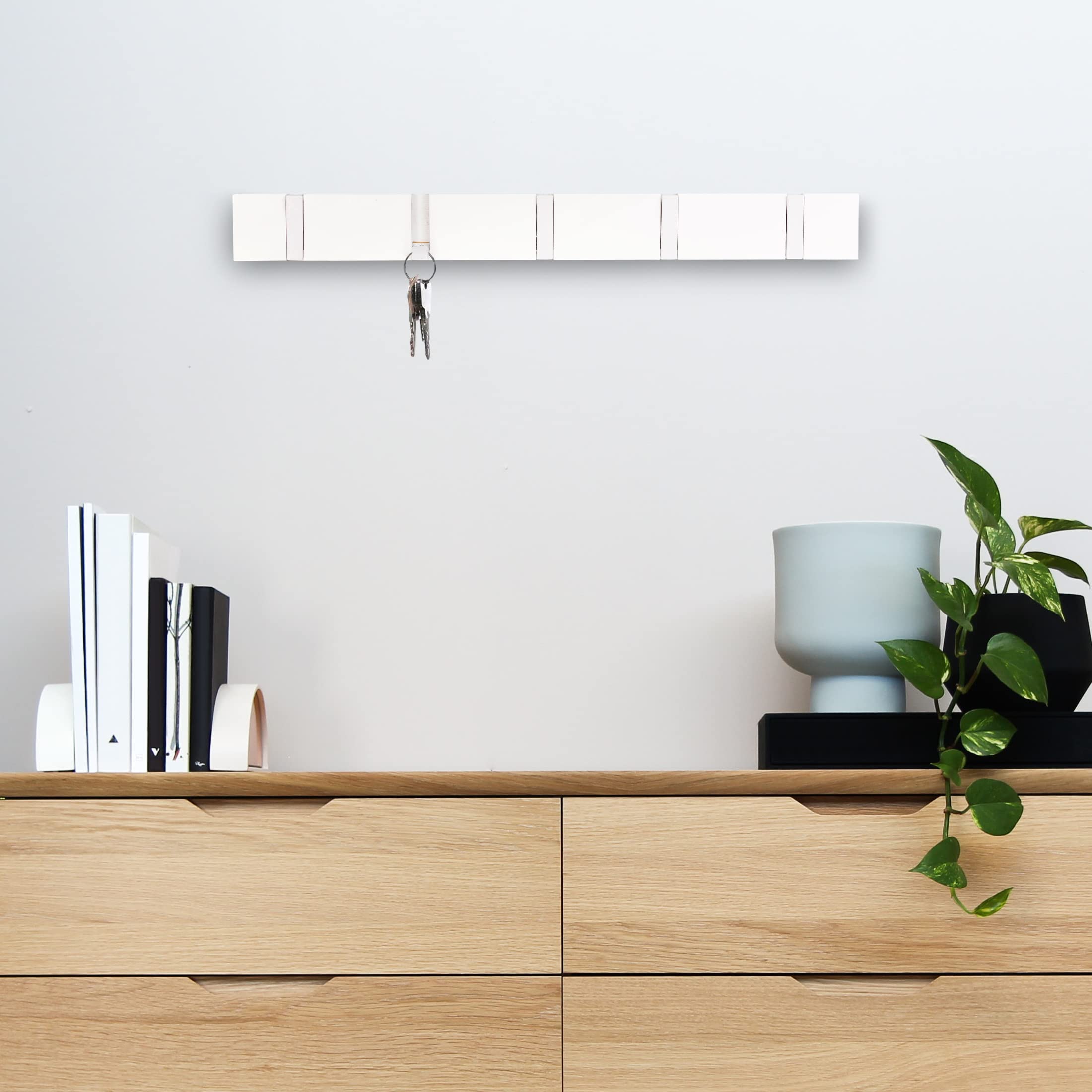 ONVAYA® Perchero | Blanco | Perchero de pared de diseño moderno | Perchero de madera de bambú | Perchero para ropa desplegable | Barra de ganchos | Perchero