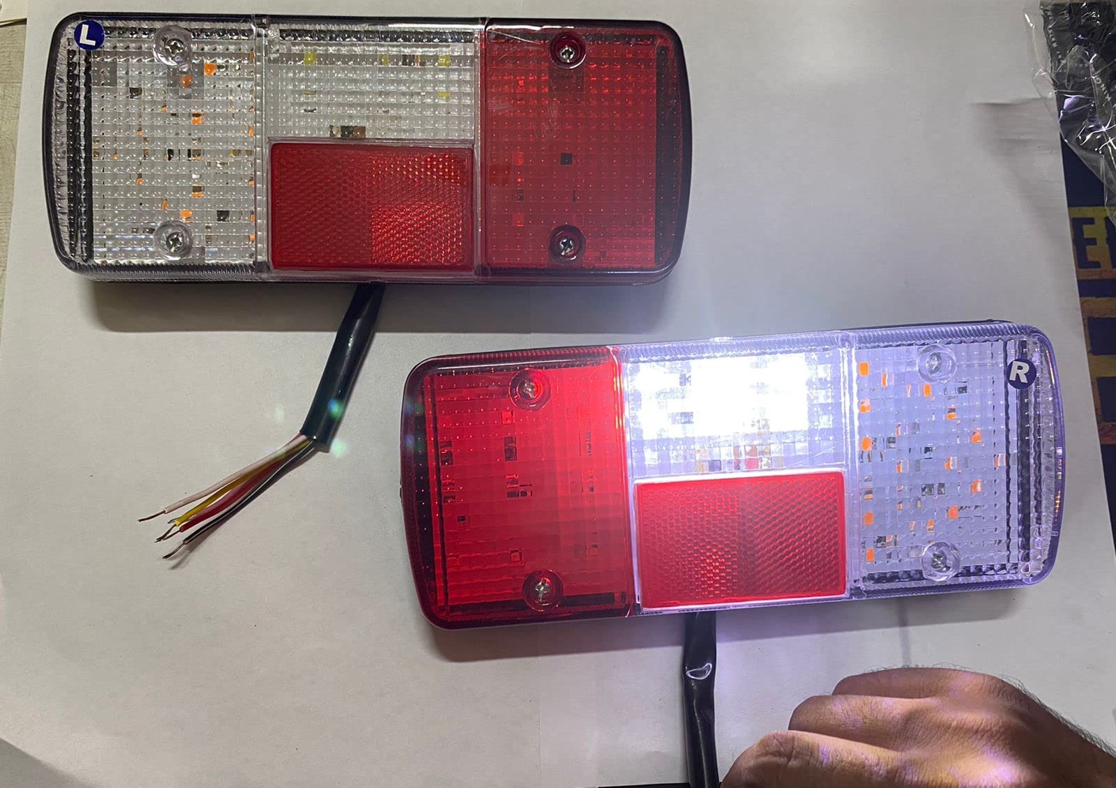AUTO MT Tail Lights/Tail Lamp/Back Light/Turn Signal Indicator Assembly With Wiring and Bulb Easy to Fit Suitable for Mahindra ALFA Three Wheeler 2PC - Image 3 thumbnail