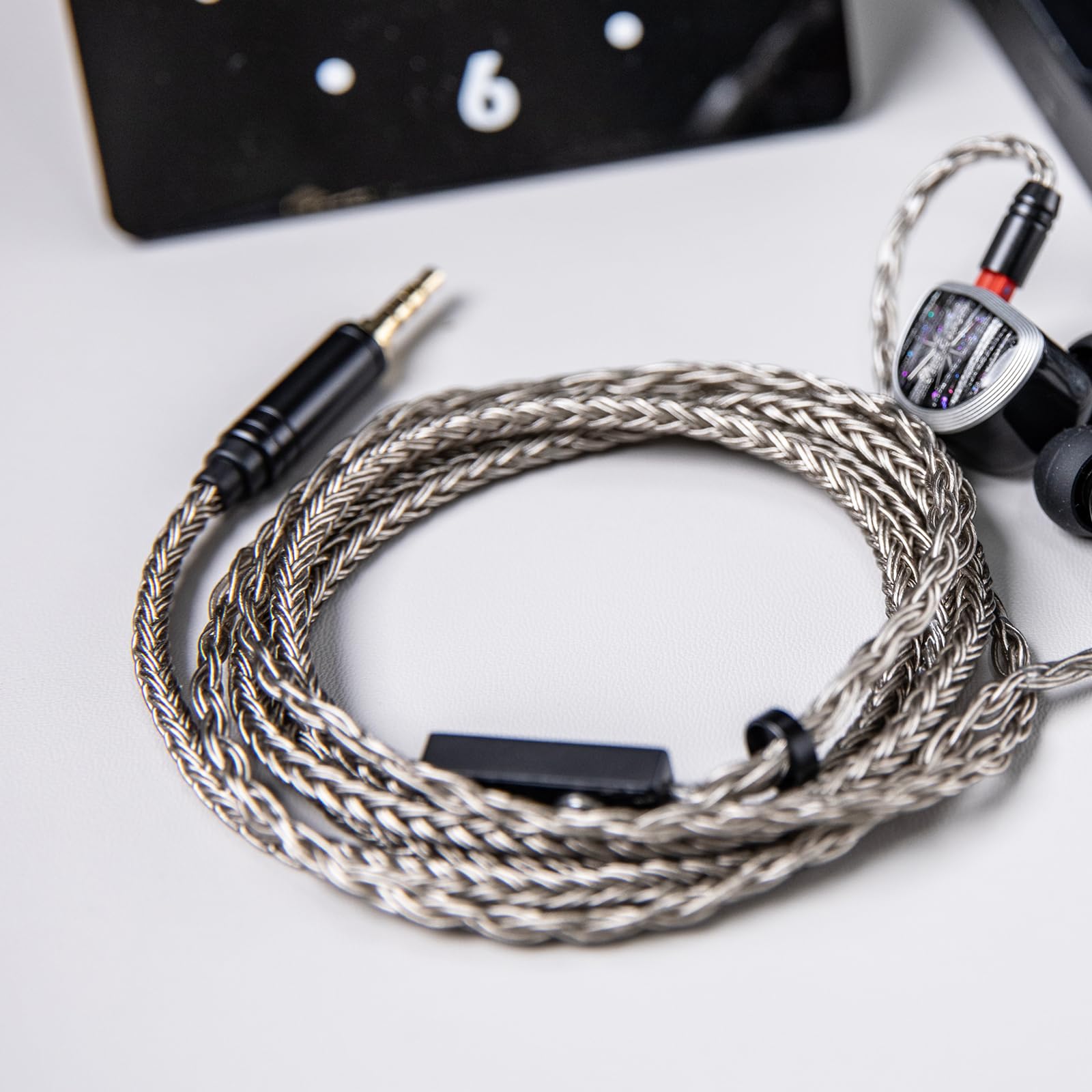 Linsoul Tripowin Zonie Câble de Mise à Niveau des IEMs HiFi, avec Omni Mic, Câble d’écouteur SPC plaqué Argent à 16 âmes, Type C/3,5mm Fil Anti-enchevêtreme de 1,25m (3,5 mm, 2 Broches 0,78 mm)