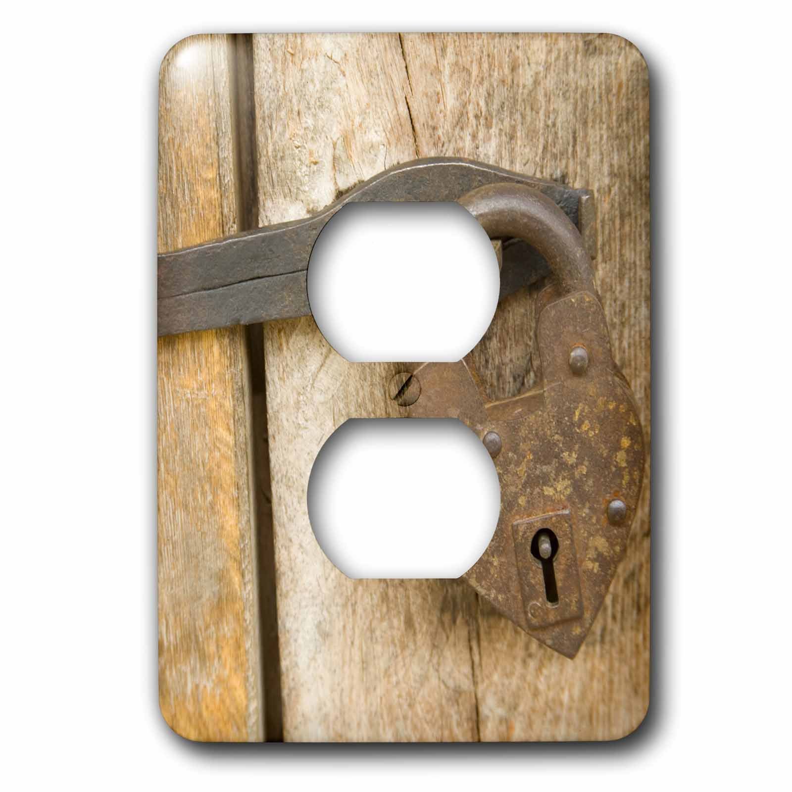 Couvercle de prise antique key Jamestown d'art multicolore John & Lisa Merrill