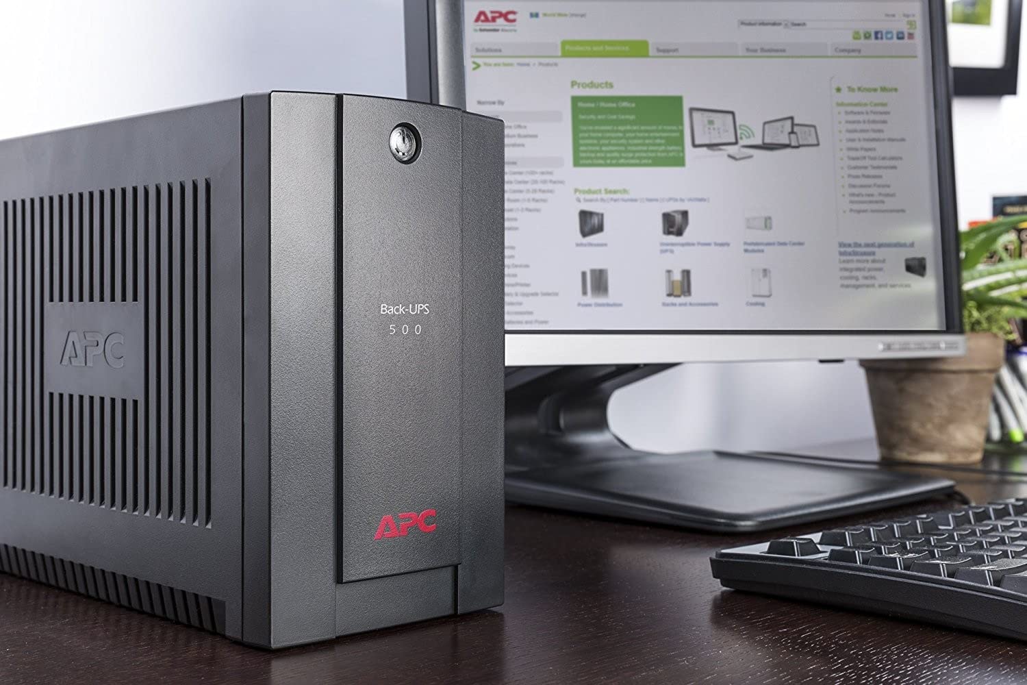 APC Back-UPS BX - BX500CI - Unterbrechungsfreie Stromversorgung 300 W - 500VA (AVR, 3 IEC Ausgänge), schwarz