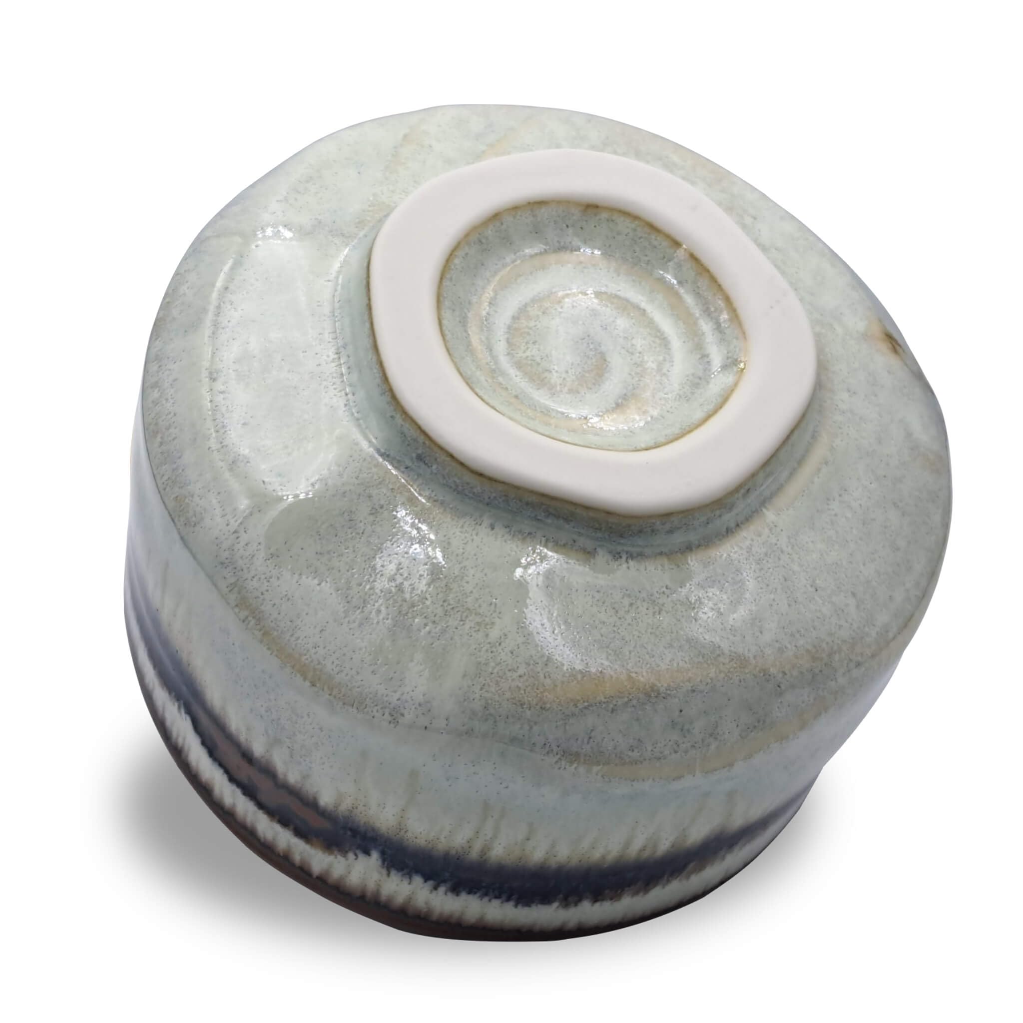 Japońska miska do matchy Chawan Wasabi ręcznie wykonana z ceramiki - wyprodukowana w Japonii - do japońskiej ceremonii przygotowywania herbaty matcha