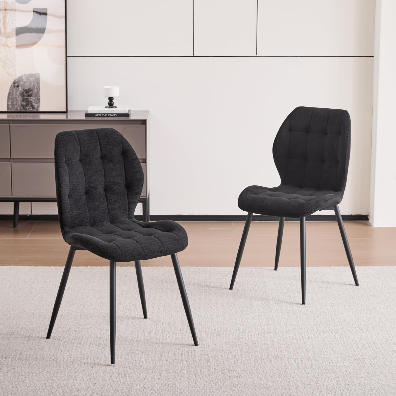 Set da Pranzo: Tavolo Rettangolare da 140 cm con 4 Sedie Imbottite, Ideale per Sale da Pranzo, Cucine e Soggiorni — Marrone Scuro + Nero