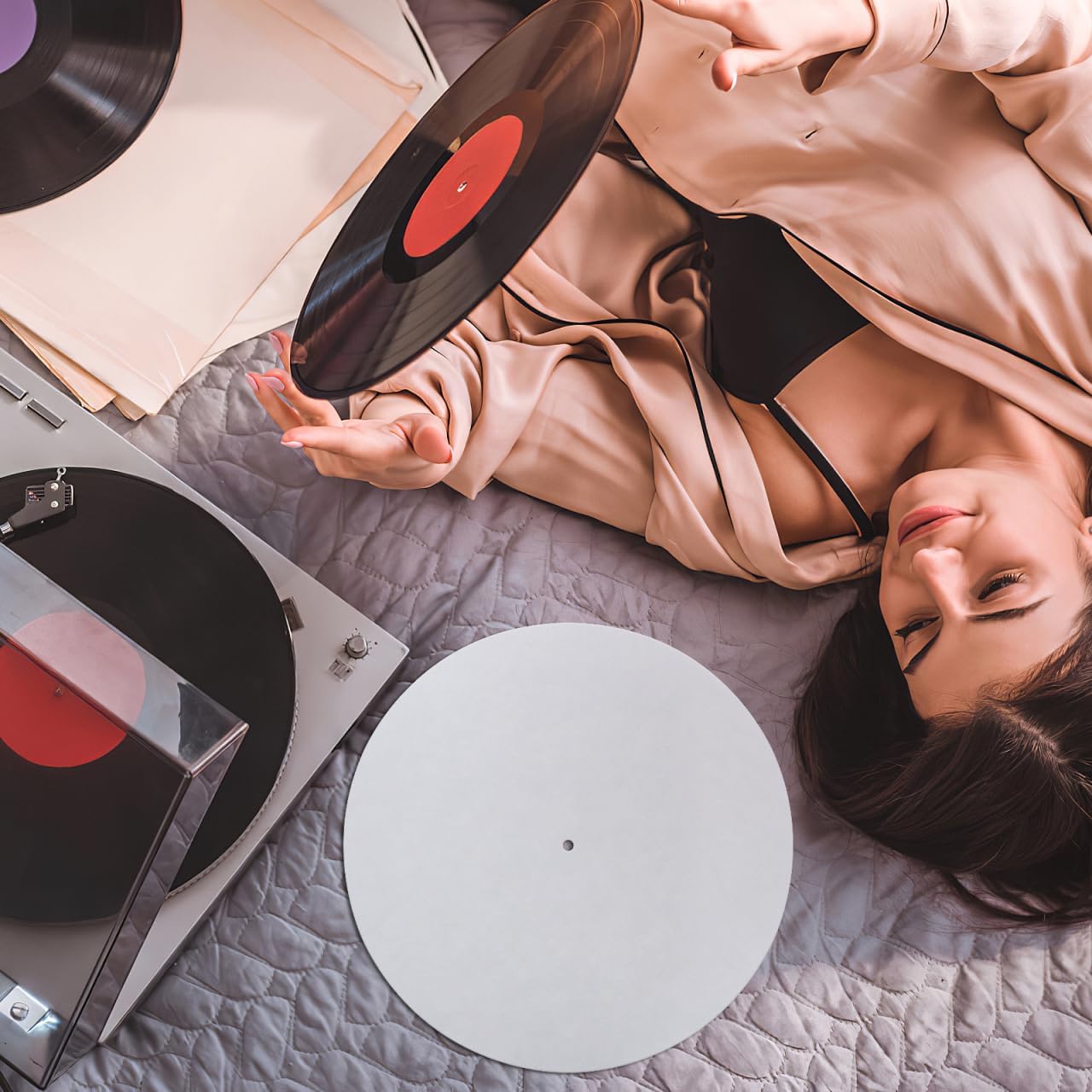 White Turntable Mat for 12'' Vinyl Record Player: Anti-Static Turntable Platter Mat - Anti-Slip Vinyl Slipmat to Reduce Noise Due to Static and Improve Sound Quality - Tighter Bass Quality