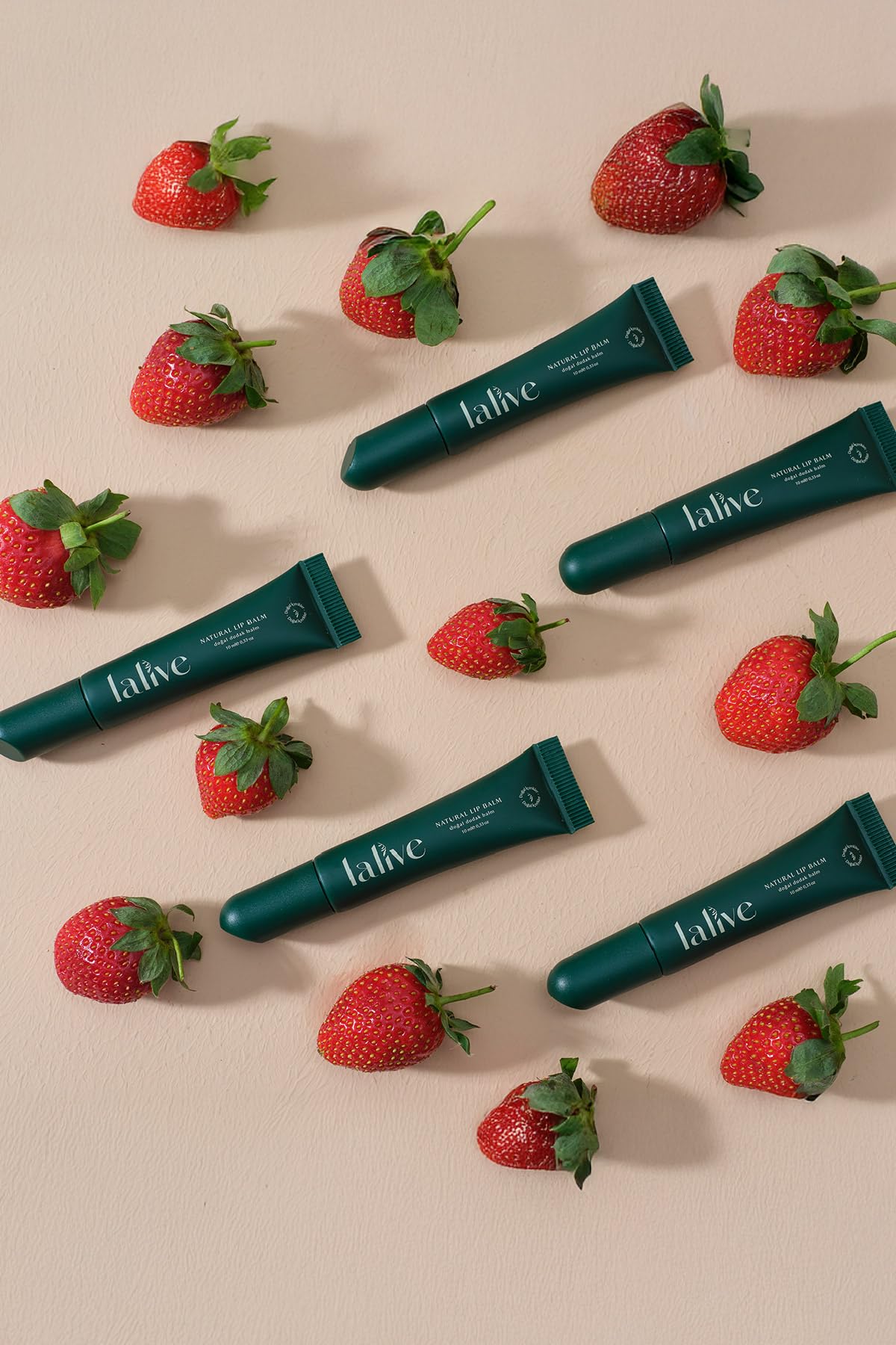 Lalive%100 Doğal, Organik Çilekli Parlatıcı Dudak Balmı 10 ml - Lip Balm