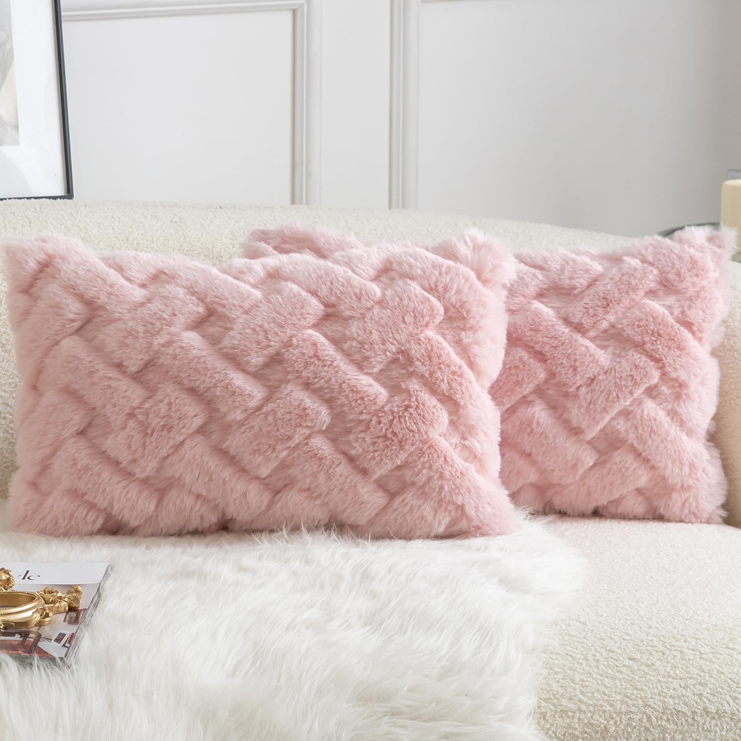 YAERTUN Set of 2 Decorative Cushion Covers Thick Plush Wool Pillows Covers Super Soft Luxury faux Rabbit Fur Velvet Throw Pillow Cases for Couch Sofa Bed Living Room 16x24 Inch 40x60 cm Pink