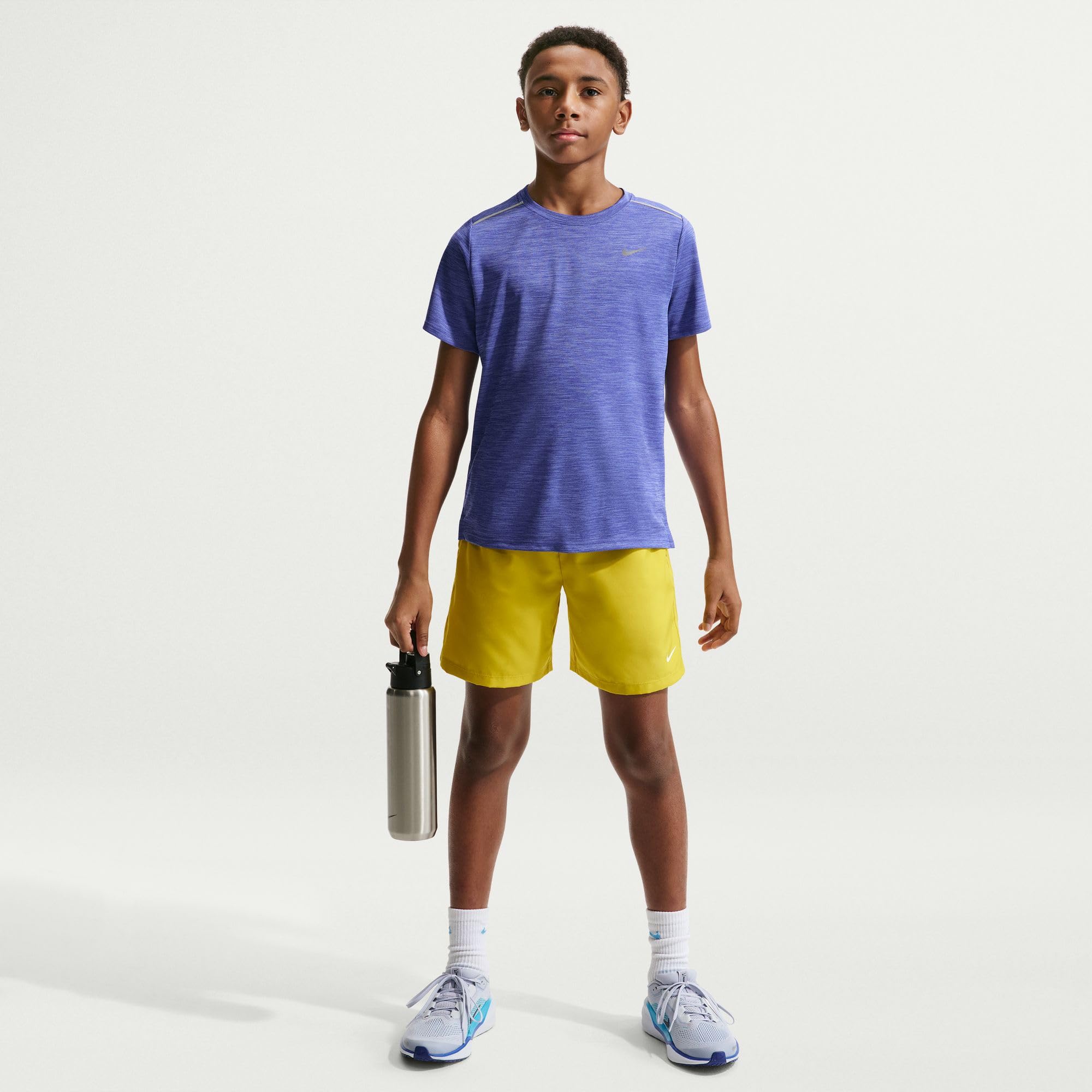 Nike Nike Miler Dri-Fit Kurzarmshirt für Ältere Kinder Maglia a Maniche Corte Unisex - Bambini e Ragazzi