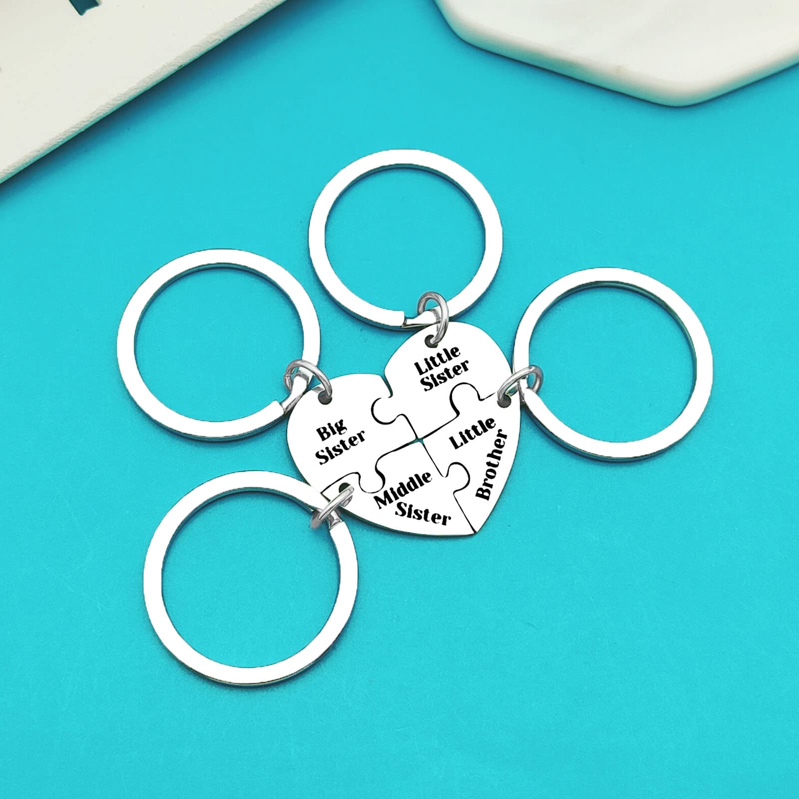 Xiahuyu Sister and Brother Gifts Keychain 4pcs for Big Middle Little Sister Little Brother Matching Keychain Set Christmas Birthday Gift Sibling Gifts for Sisters Brothers