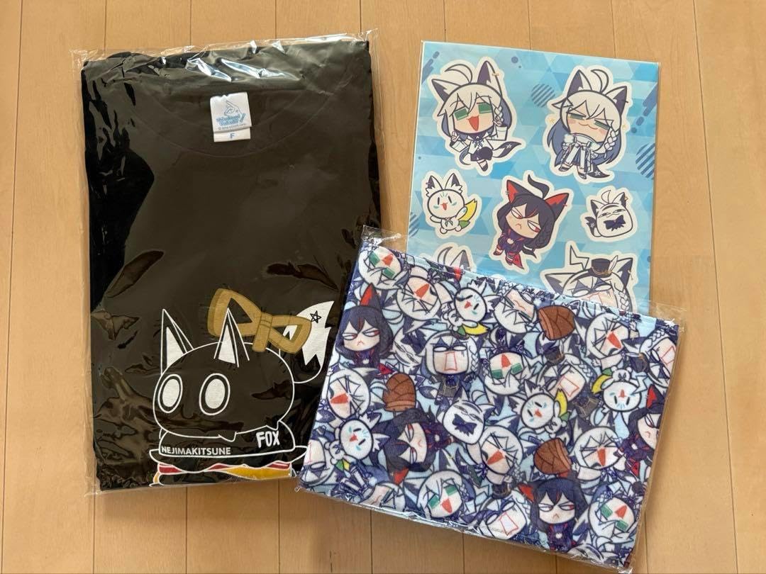 白上フブキ 誕生記念 2022 ネジマキツネTシャツ等 未開封 白上フブキ 誕生記念 2022 ネジマキツネTシャツ等 未開封