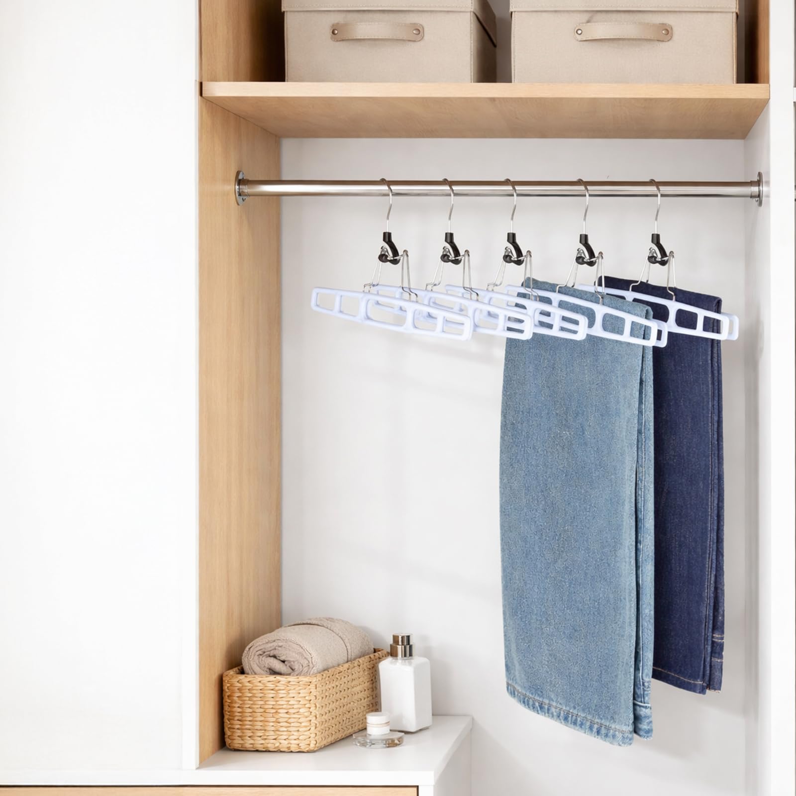 Confezione da 20 grucce bianche per pantaloni e gonne, regolabili, con clip, resistenti, con gancio girevole a 360°, per jeans, pantaloncini e vestiti