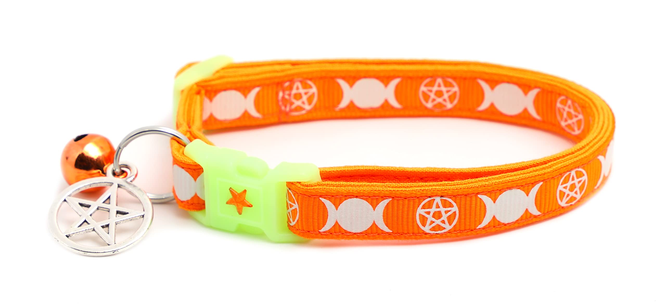 Collar de bruja para gatos grandes ideal para paseos nocturnos seguros