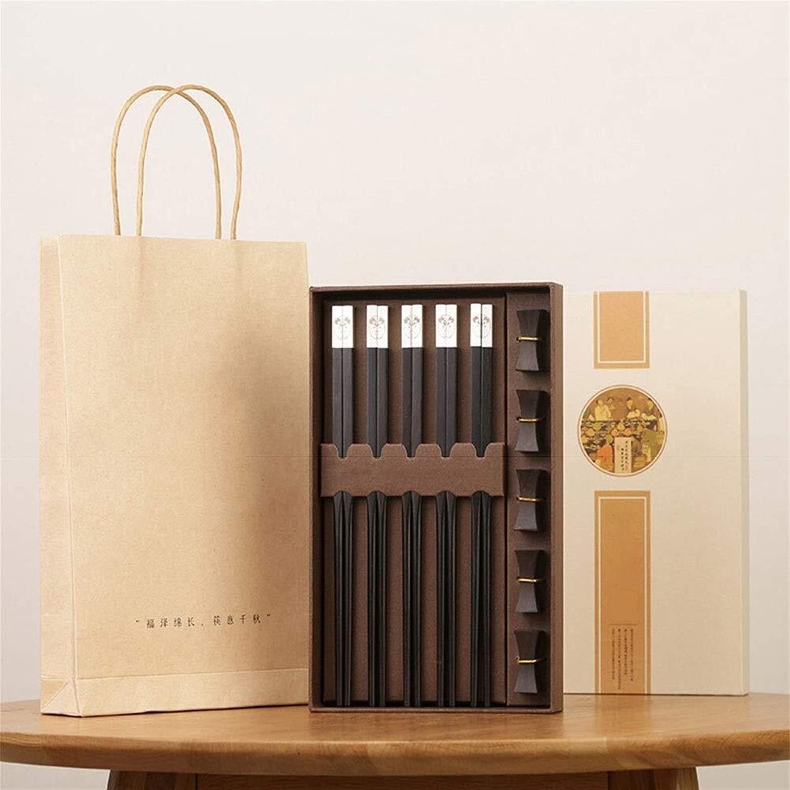 SePkus Baguettes, 5 Paires de Baguettes réutilisables, Baguettes en Bois Naturel, Coffret Cadeau de Baguettes en Bois de Style Chinois, Baguettes légères avec Support