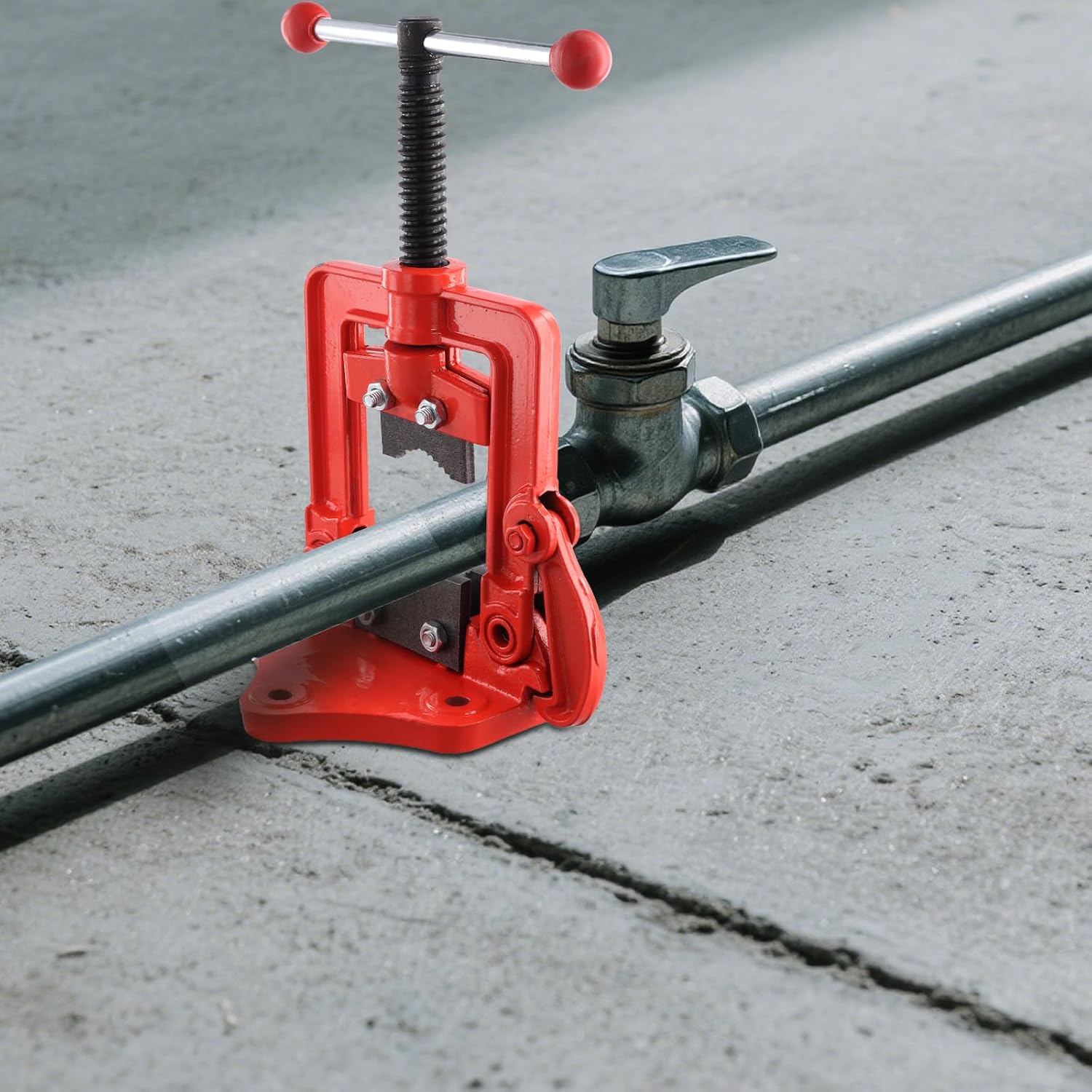 Heavy Duty Forged Pipe Vise, 0.6 to 2 Inch Pipes Capacity Bench Pipe Vice, Forged Bench Yoke Vise for Cutting, Fixing Pipes from 15 to 50mm